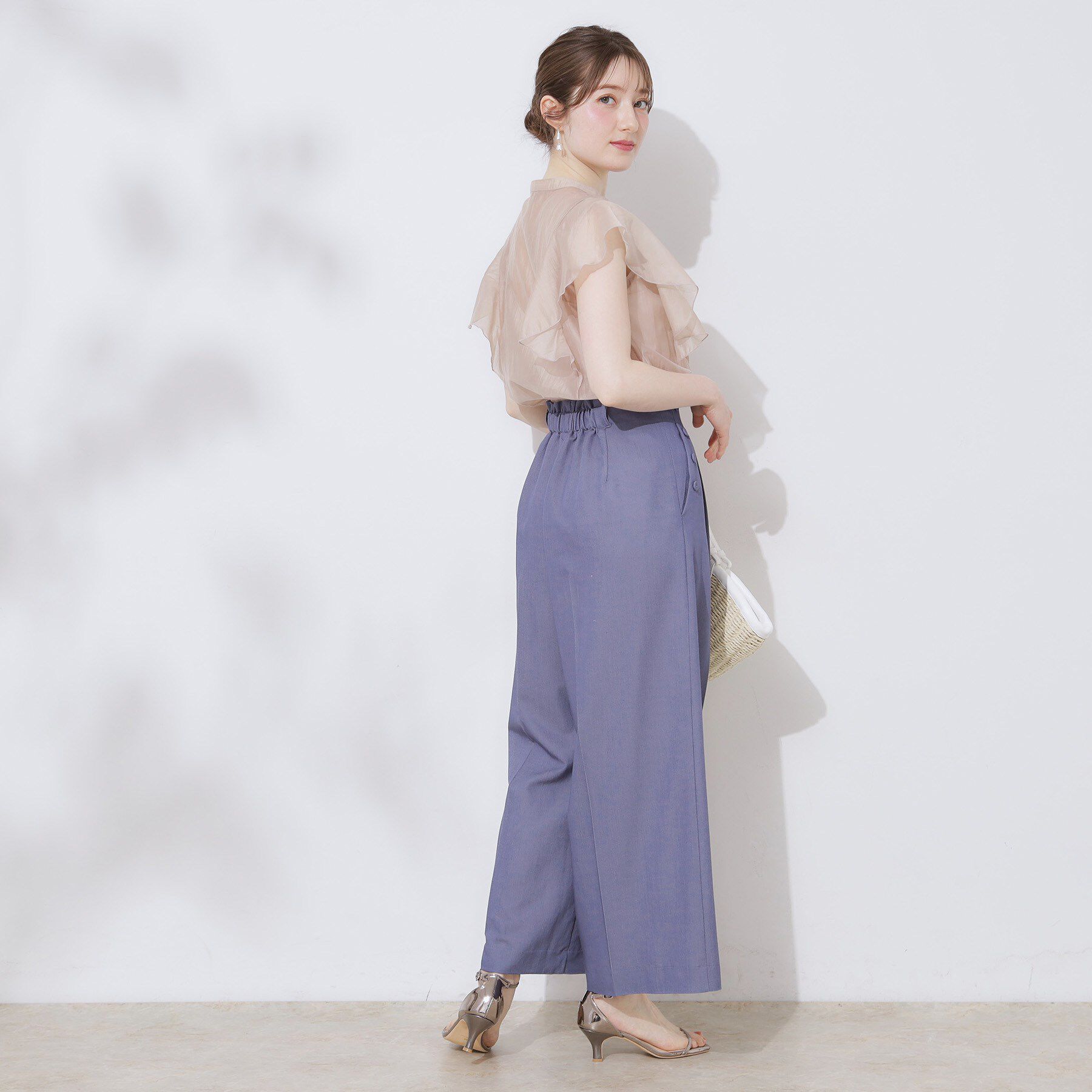 Couture broach「【洗える・オシャレな透け感】タックデザインフレア袖シアーブラウス」|シャツ・ブラウス|