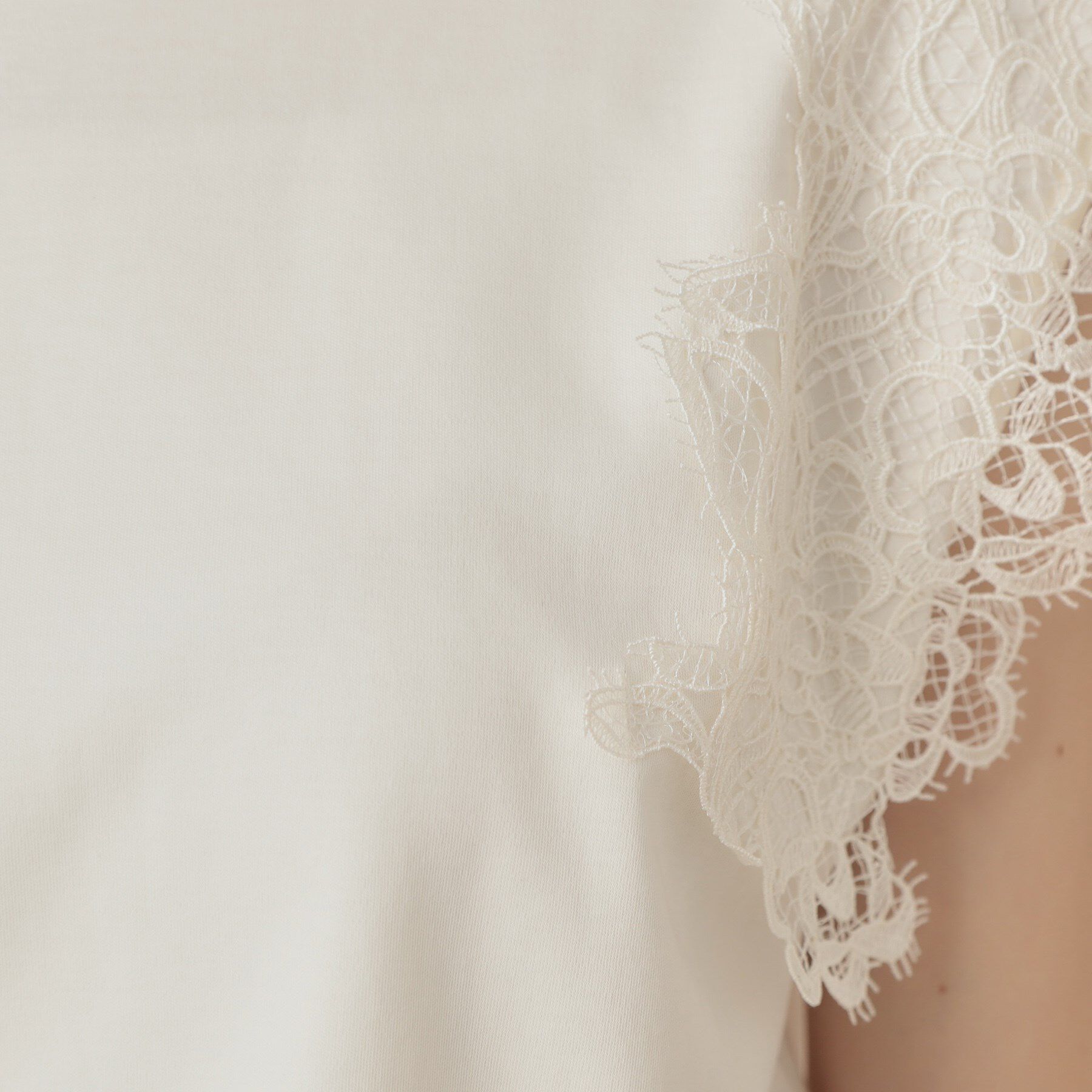 Couture broach「【マシンウォッシャブル・UVケア・接触冷感】フレンチ肩レースカットソー」|Tシャツ・カットソー|