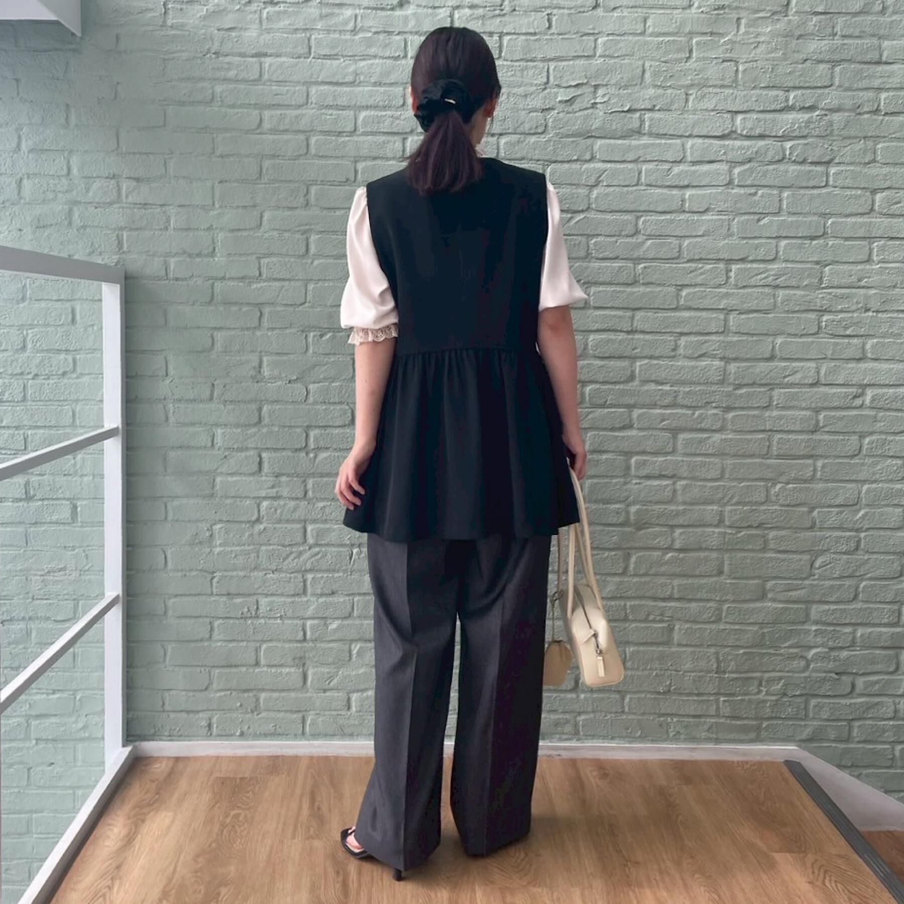 Couture broach「【フェミニン・きれいめ】ゴールド釦ペプラムジレ」|ベスト・ジレ|