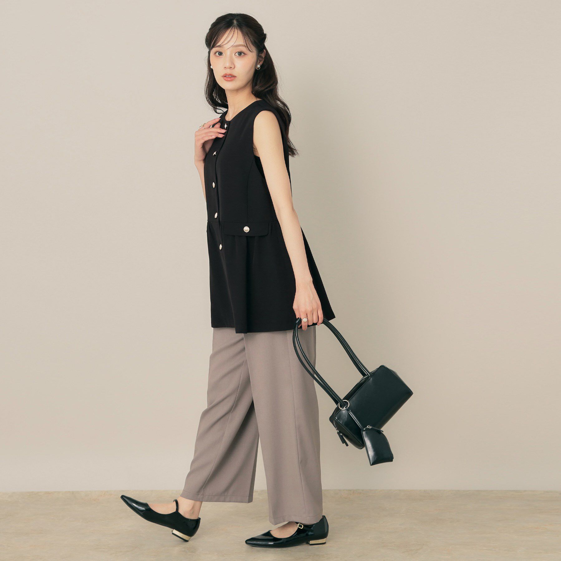 Couture broach「【フェミニン・きれいめ】ゴールド釦ペプラムジレ」|ベスト・ジレ|