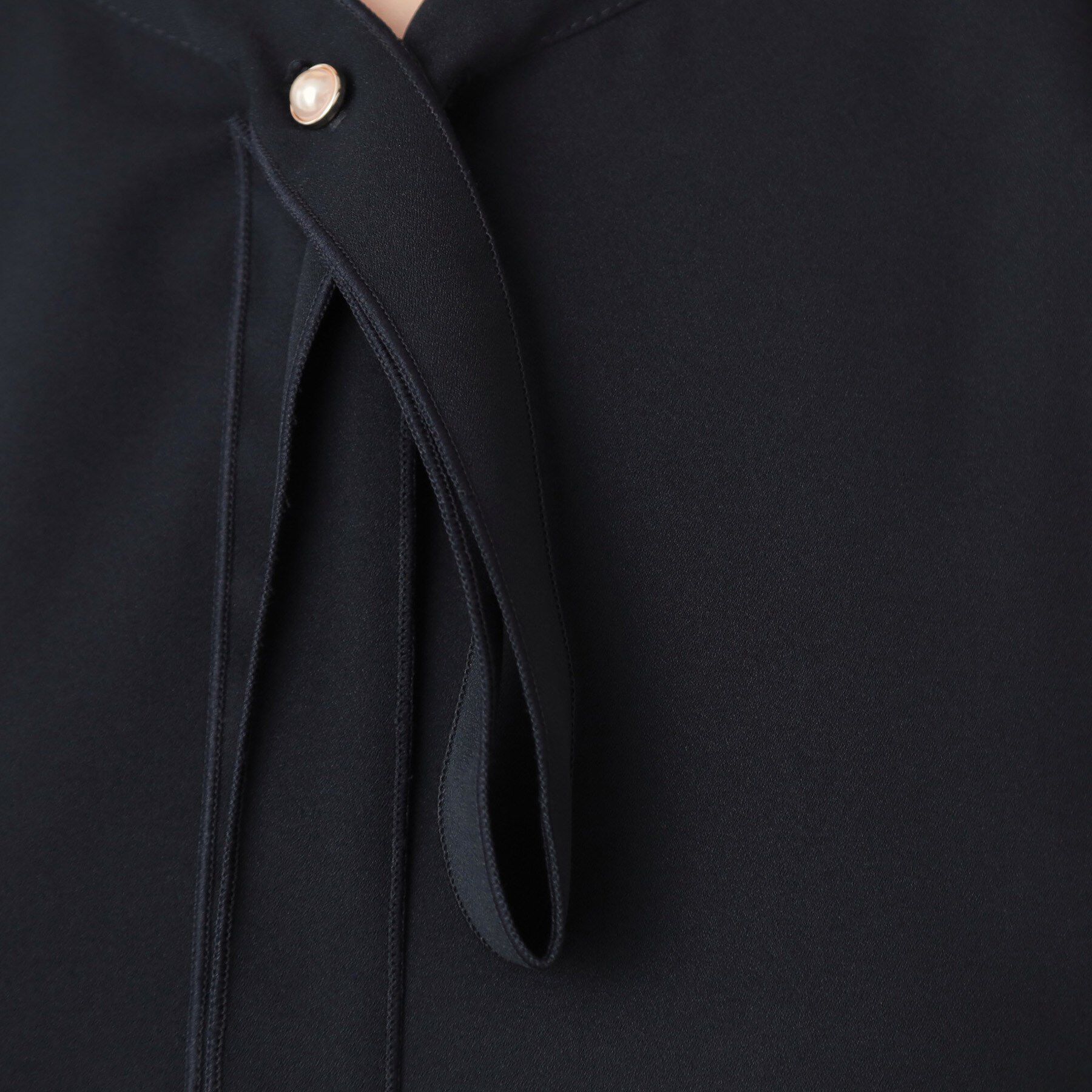 Couture broach「【大人可愛い・5分袖・通勤】デザインタイブラウス」|シャツ・ブラウス|