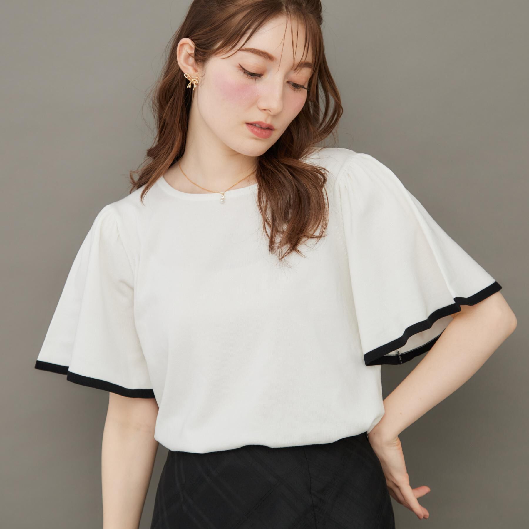 Couture broach「【フェミニン・5分袖・通勤】配色フレアスリーブニット」|ニット・セーター|オフホワイト(503