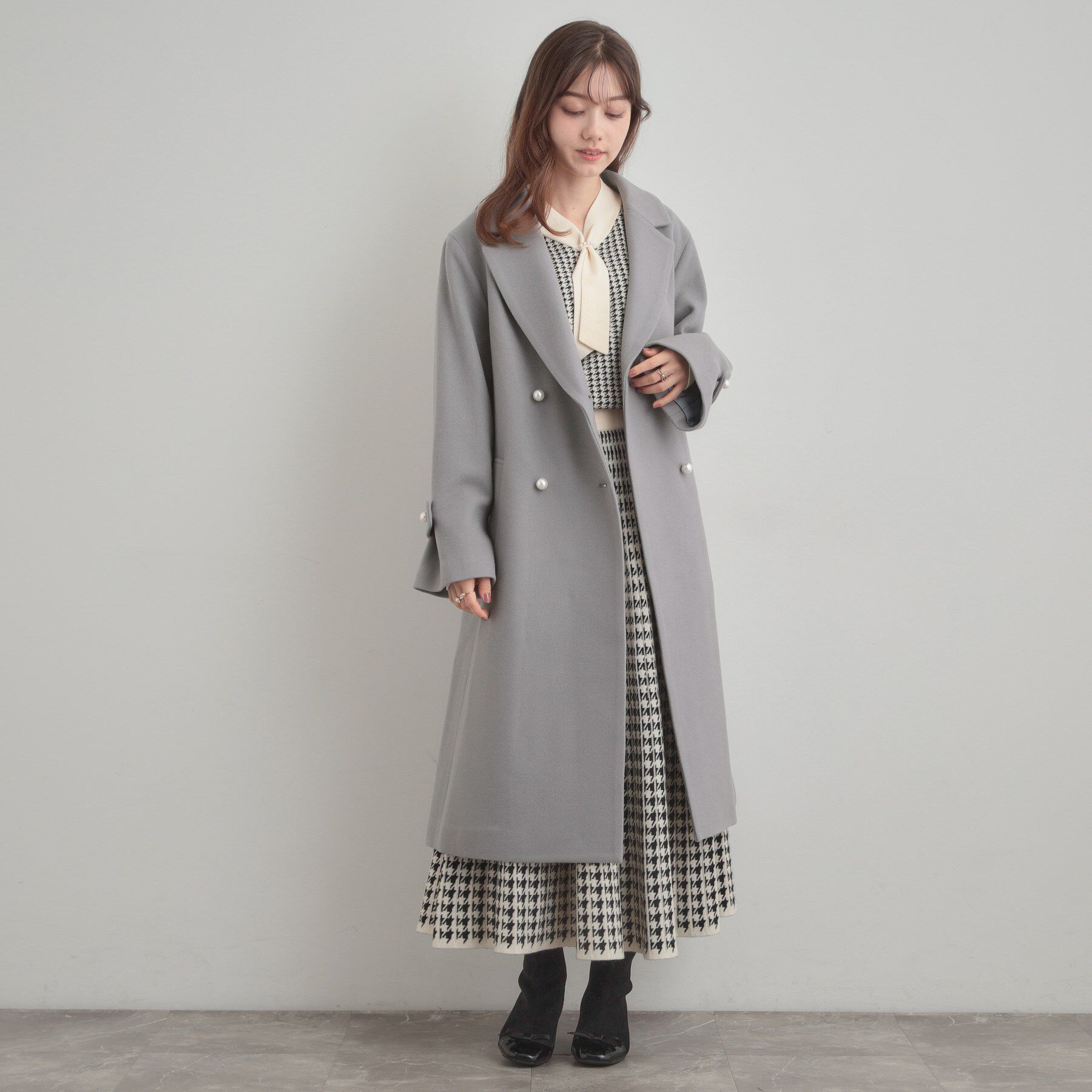 Couture broach「【大人上品・ベルト付き】パール調釦チェスターコート」|チェスターコート|