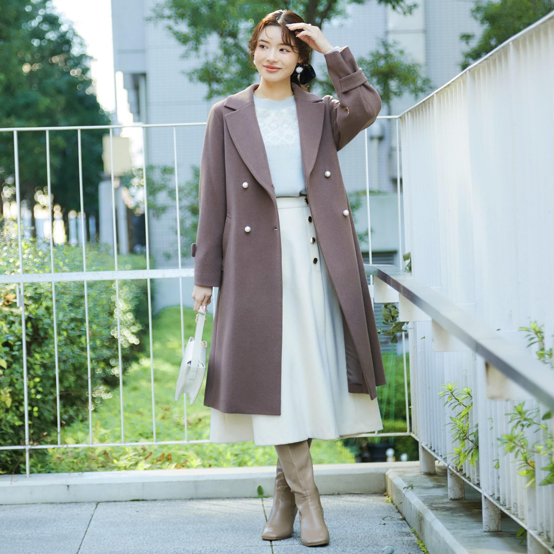 Couture broach「【大人上品・ベルト付き】パール調釦チェスターコート」|チェスターコート|