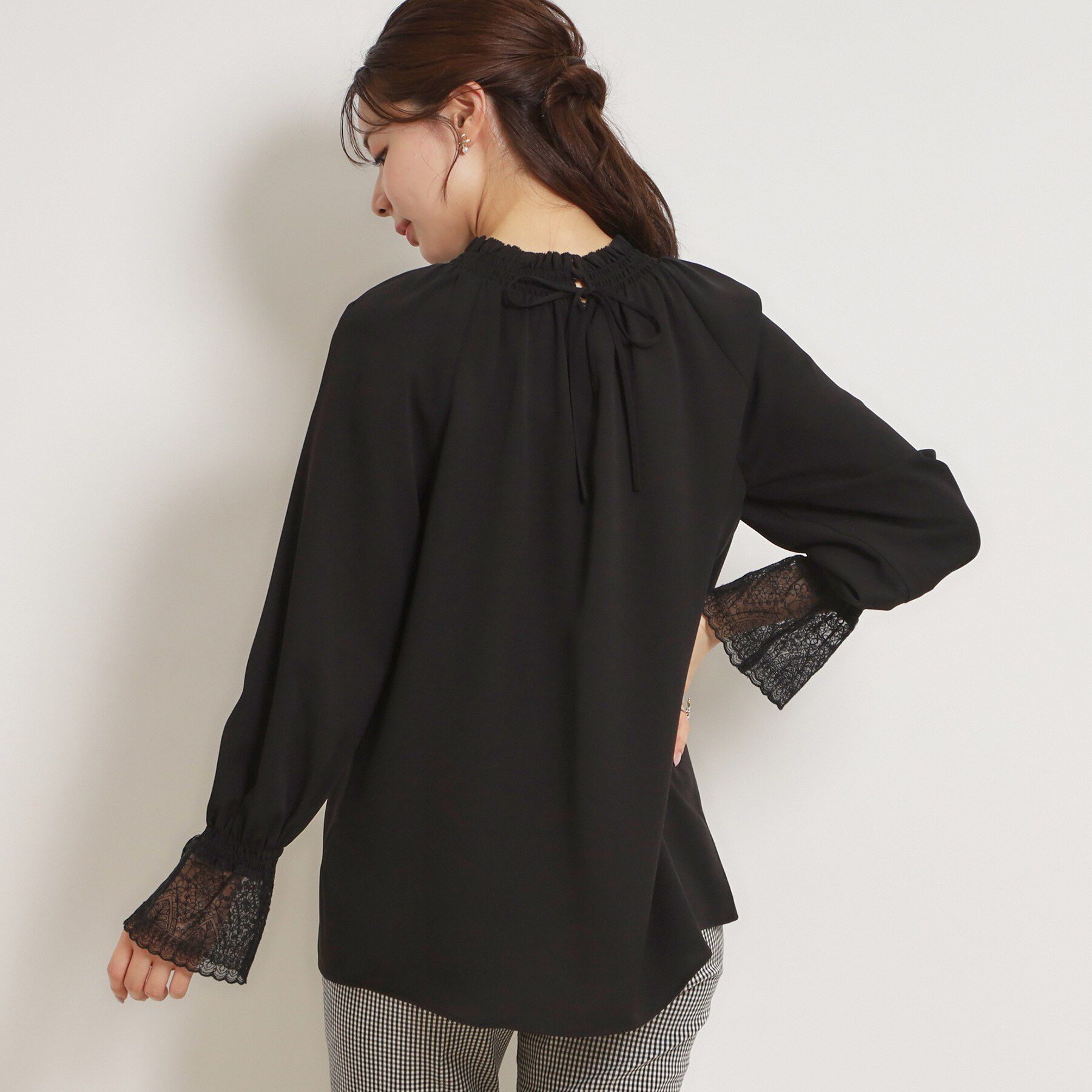 Couture broach「【通勤・着映え】レースカフス ピコシャーリング バックリボンブラウス」|シャツ・ブラウス|