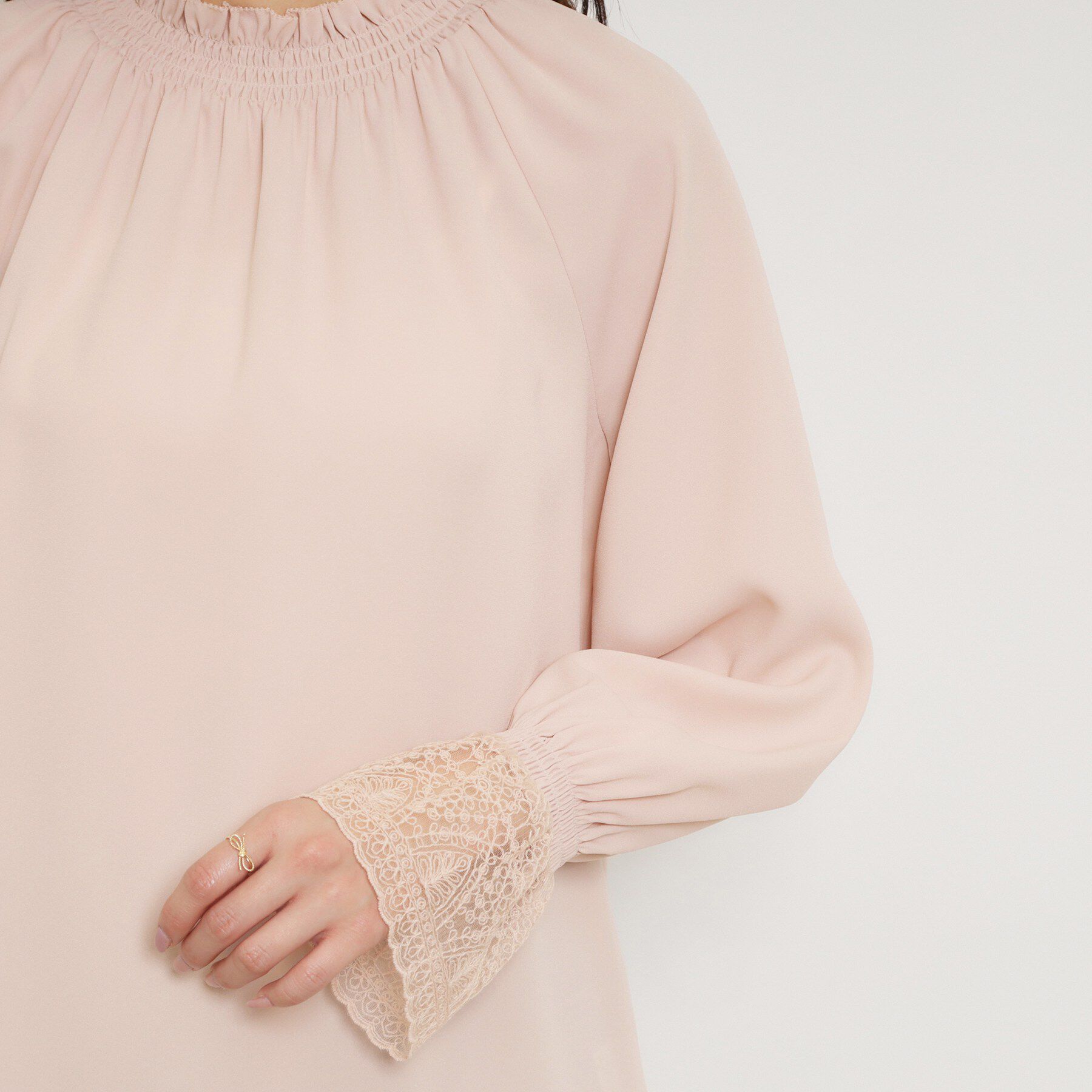 Couture broach「【通勤・着映え】レースカフス ピコシャーリング バックリボンブラウス」|シャツ・ブラウス|