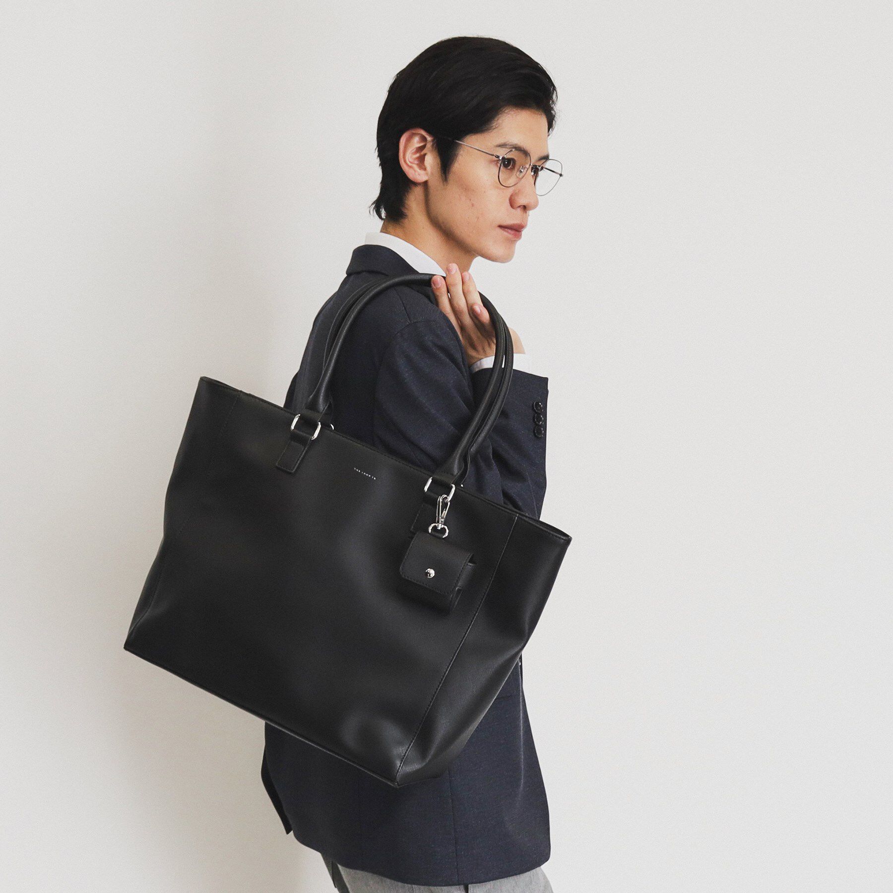 THE SHOP TK「【A4サイズ／ビジネスでも使える】合皮トートバッグ イヤホンケース付き」|トートバッグ|