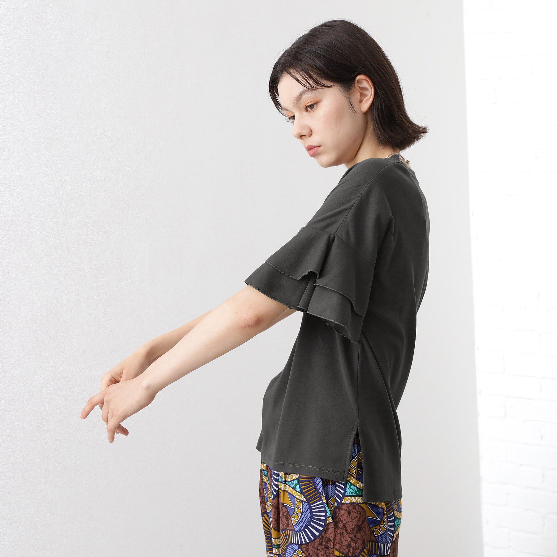 THE SHOP TK「【汗染み防止】袖フリルTシャツ【UVカット/洗濯機OK】」|Tシャツ・カットソー|