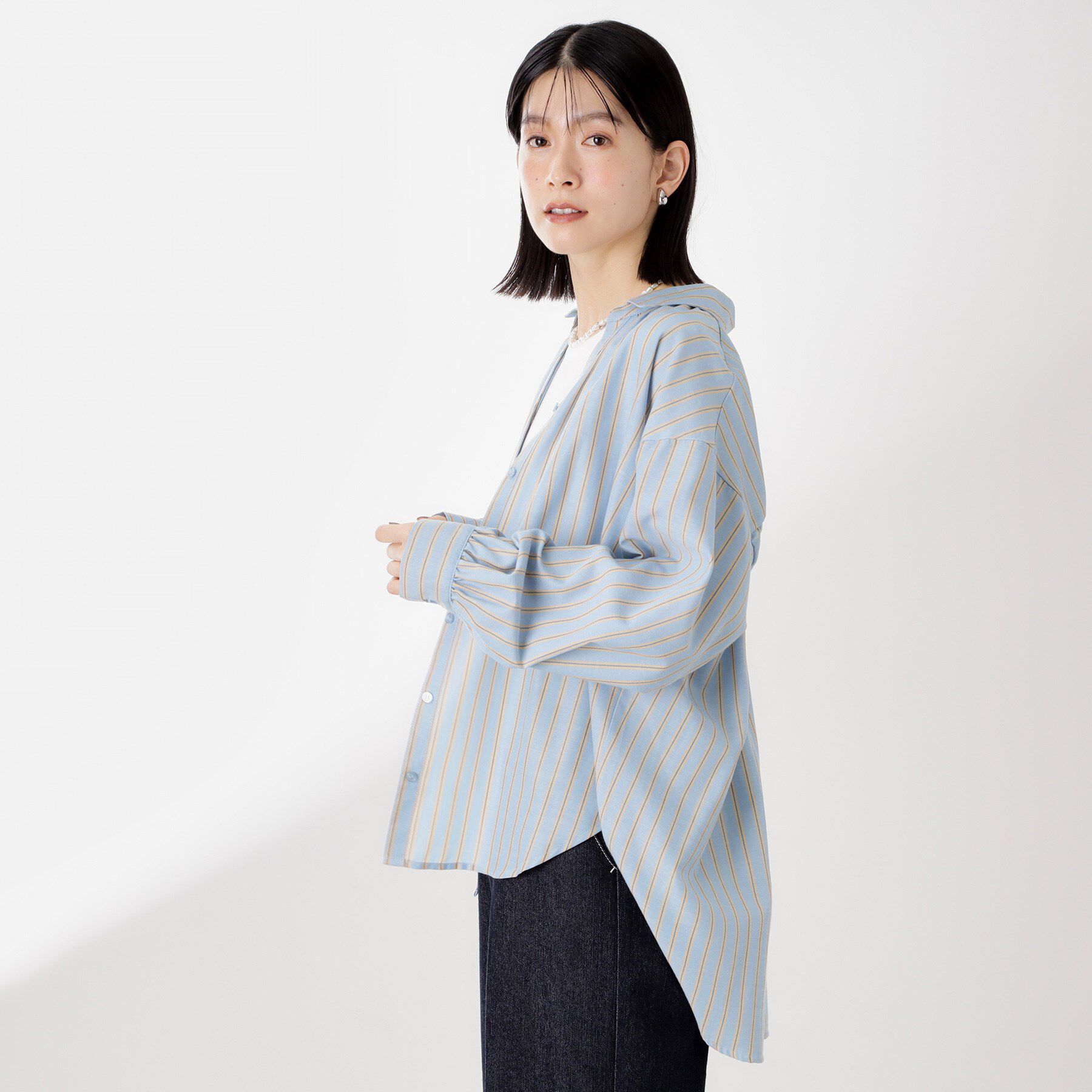 THE SHOP TK「【後ろ姿もサマになる】ストライプ バックシャーリングシャツ/体型カバー/洗える」|シャツ・ブラウス|