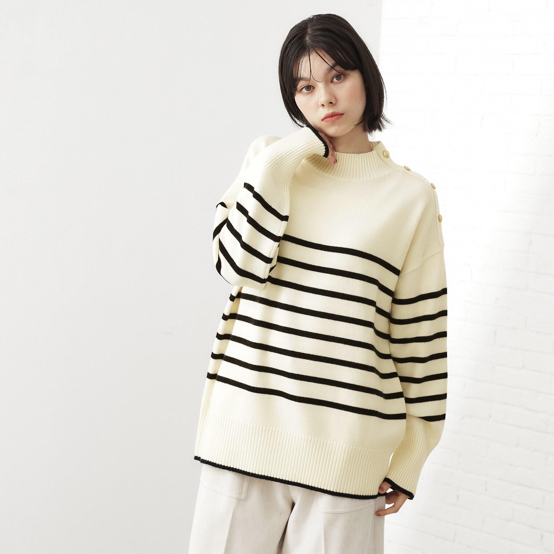 THE SHOP TK「【インしないで着られる】金ボタン ハイネックニット/毛玉になりにくい/静電気防止/洗濯機OK」|ニット・セーター|