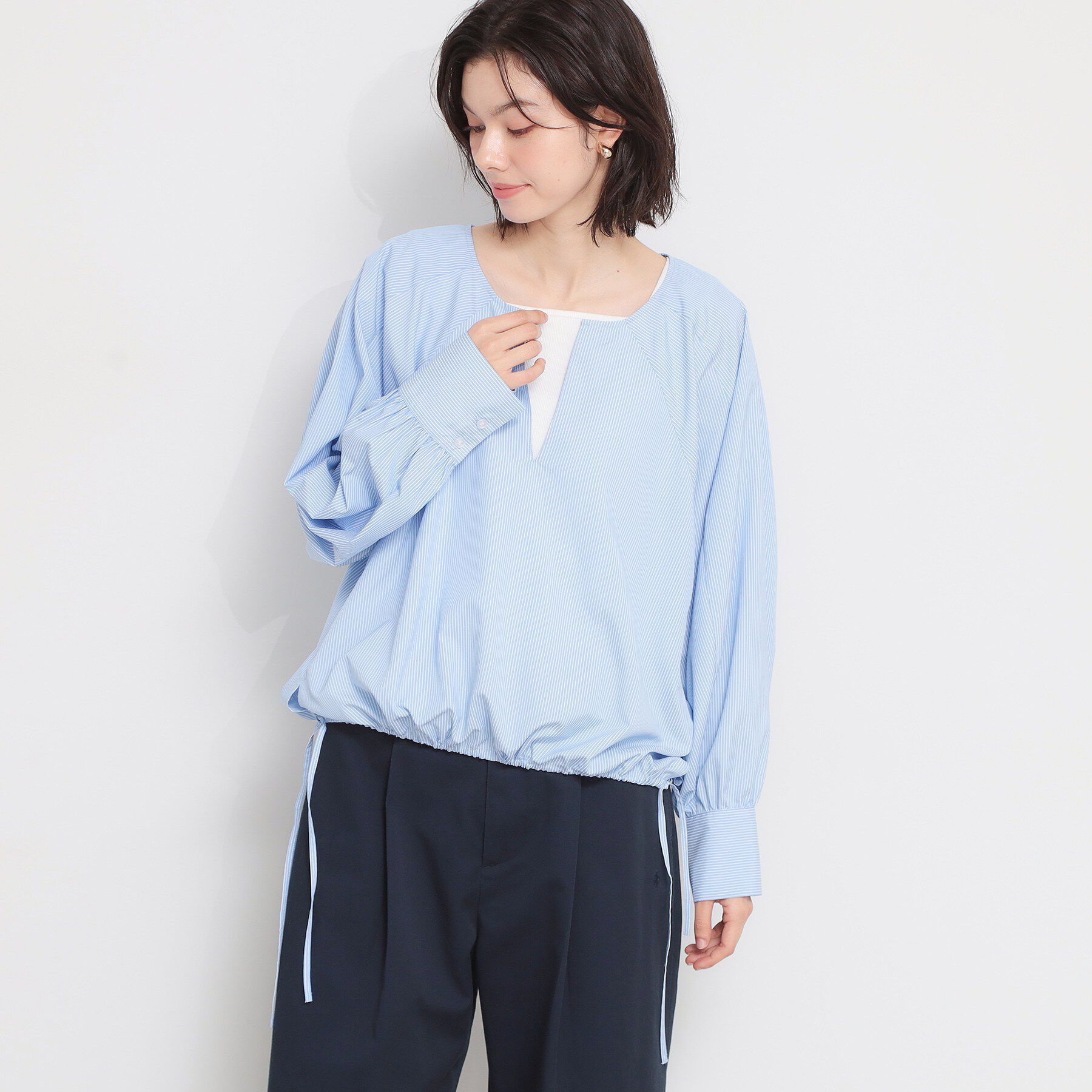 THE SHOP TK「キーネックストライプドロストシャツブラウス」|シャツ・ブラウス|ブルー(391)