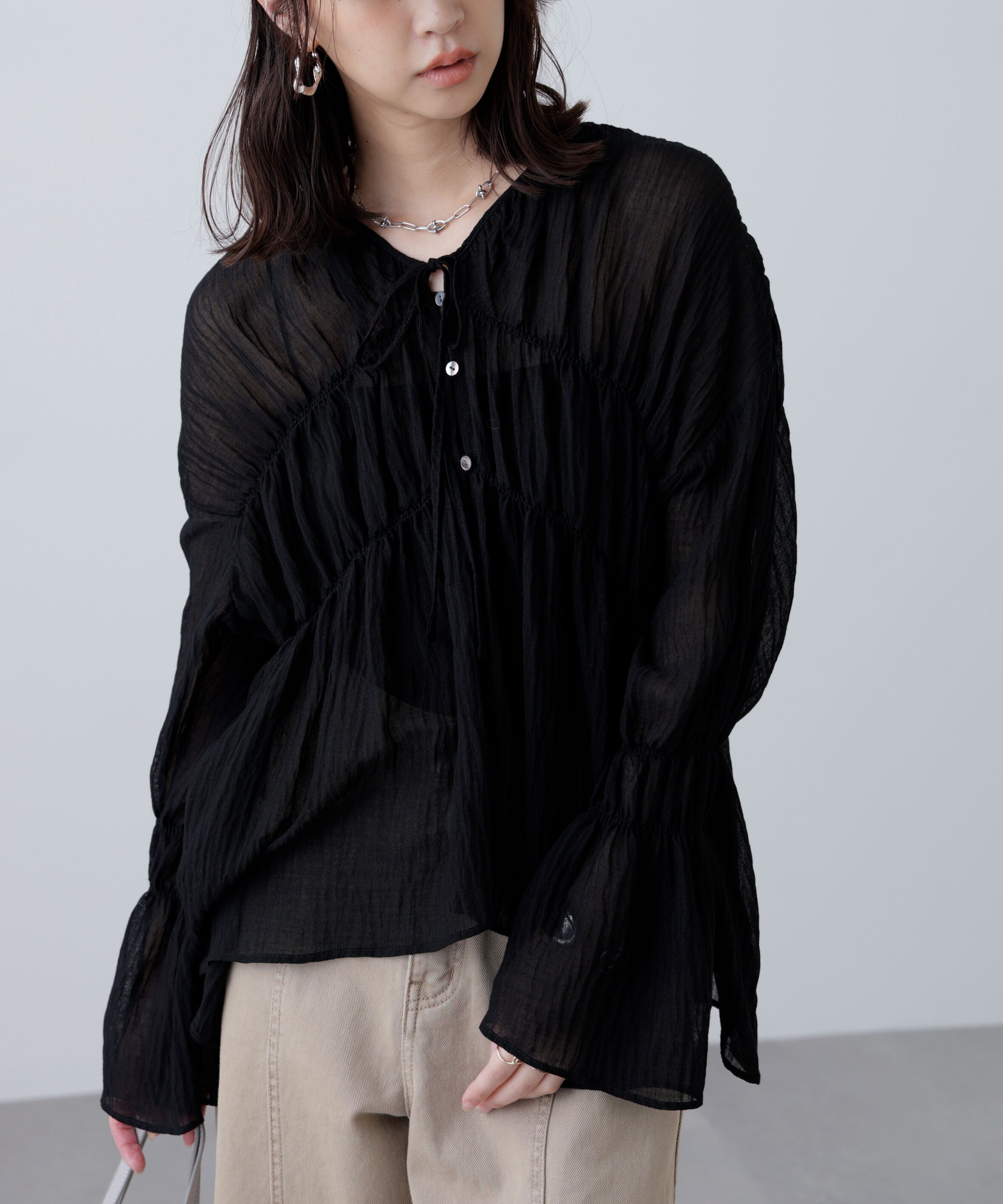  「シャーリングドロストチュニックブラウス」|シャツ・ブラウス|ブラック