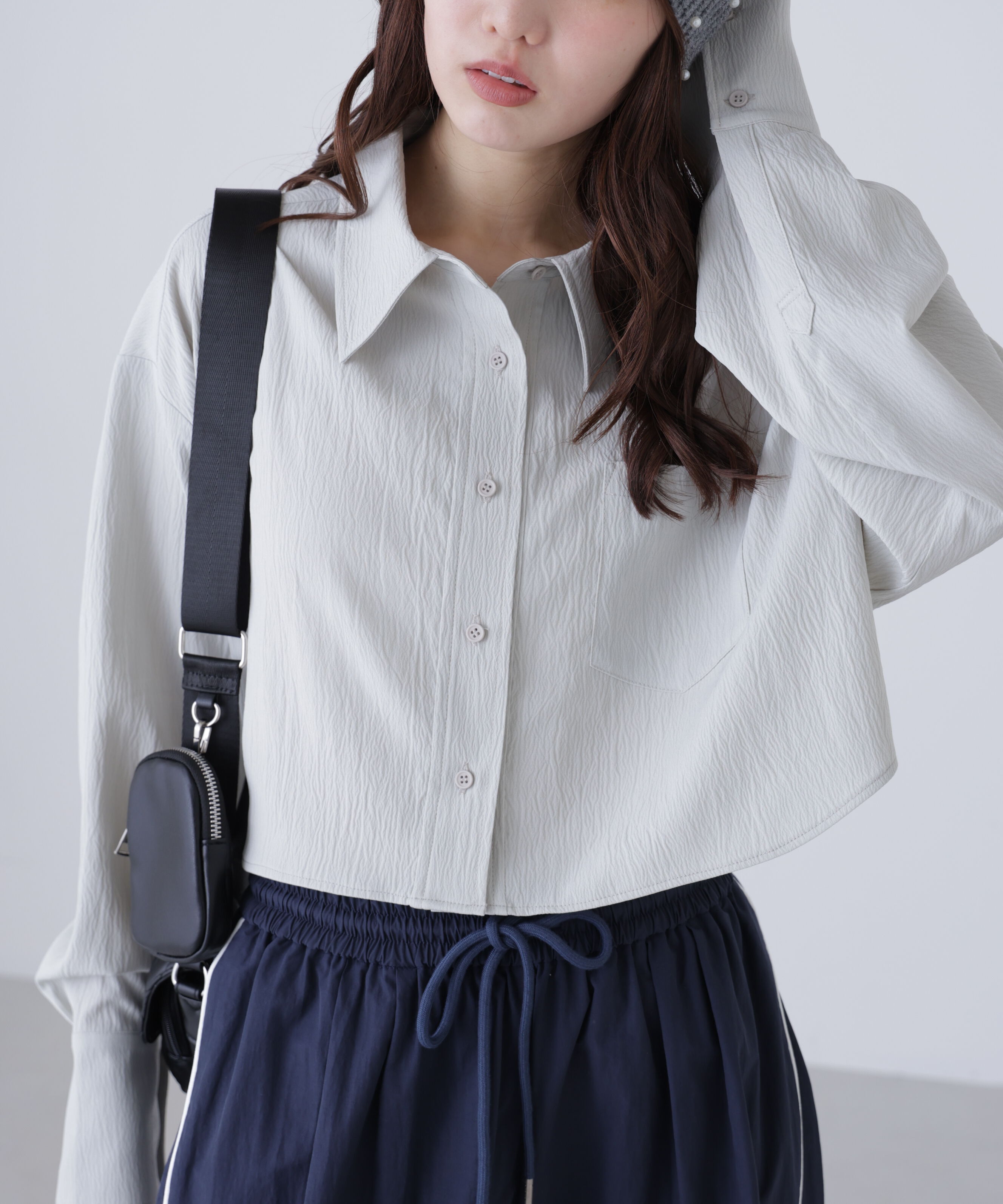  「バックレースアップショート丈シャツ」|シャツ・ブラウス|グレー