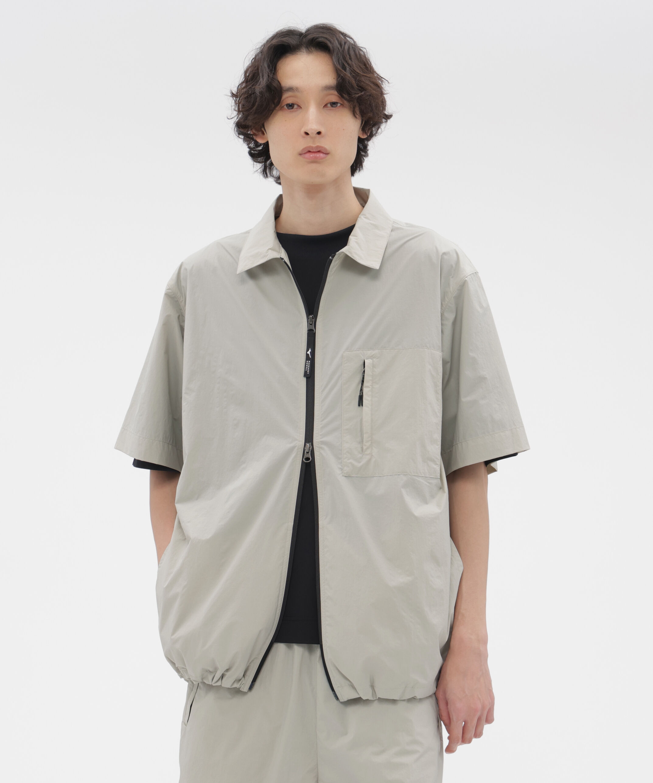 MARGARET HOWELL「WATER REPELLENT LIGHTWEIGHT NYLON POPLIN SHIRT」|Tシャツ・カットソー|LIGHT GREY1