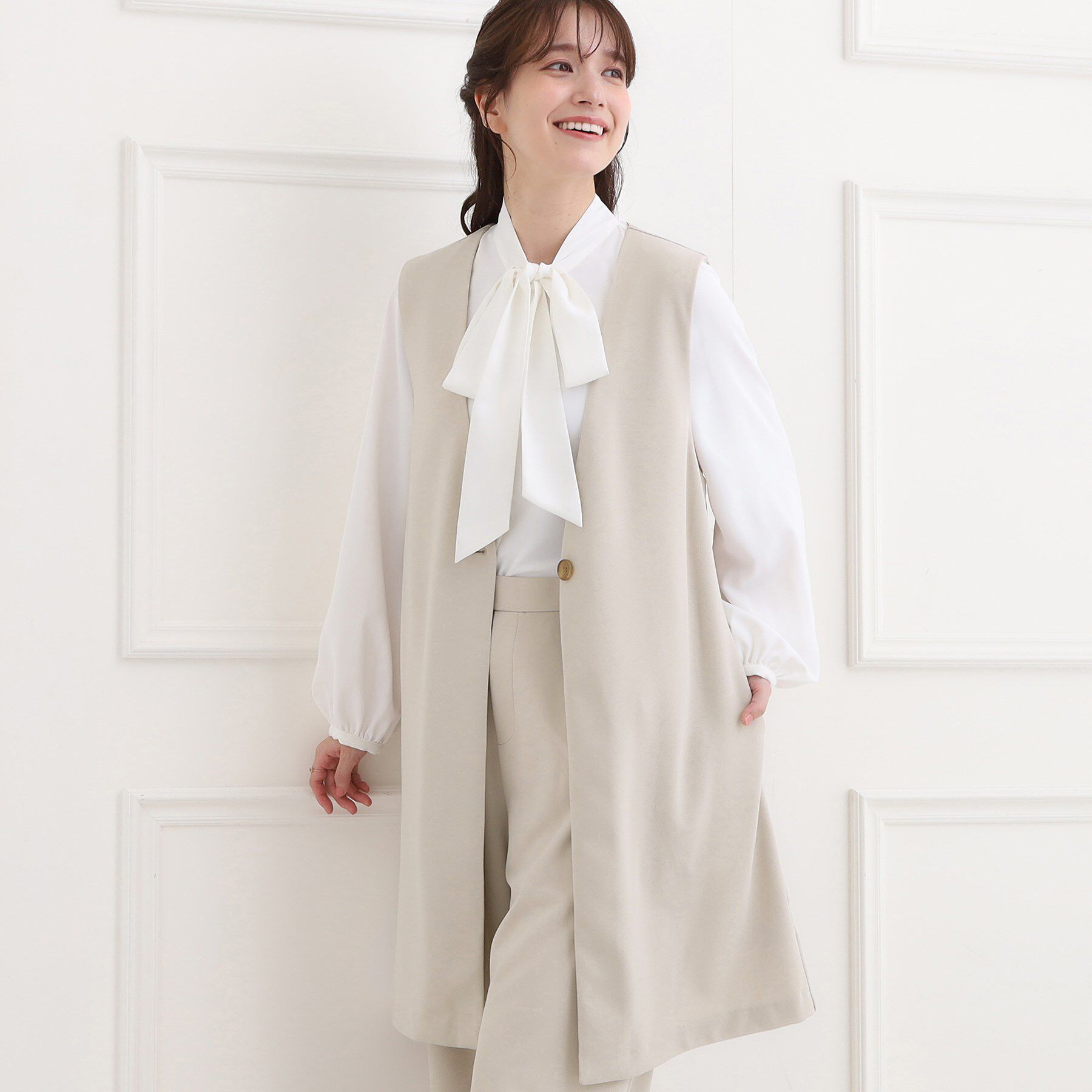 SHOO･LA･RUE「【洗濯機可/セットアップ可/S-3L】きちんと楽に。カットジョーゼット ロングジレ」|ベスト・ジレ|グレージュ(050)