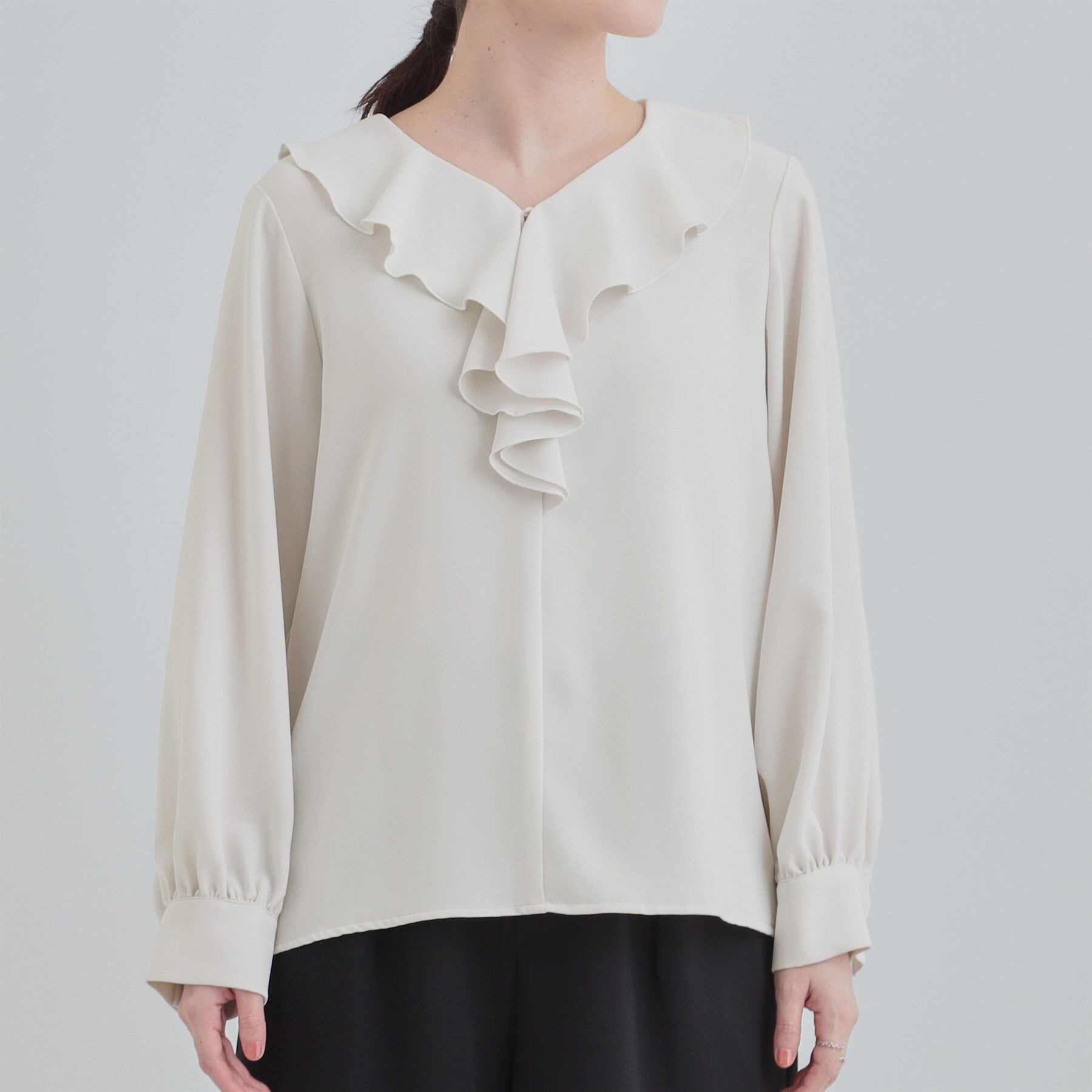 SHOO･LA･RUE「【洗濯機可/S-LL】お顔周りを華やかに。フリル襟ブラウス」|シャツ・ブラウス|