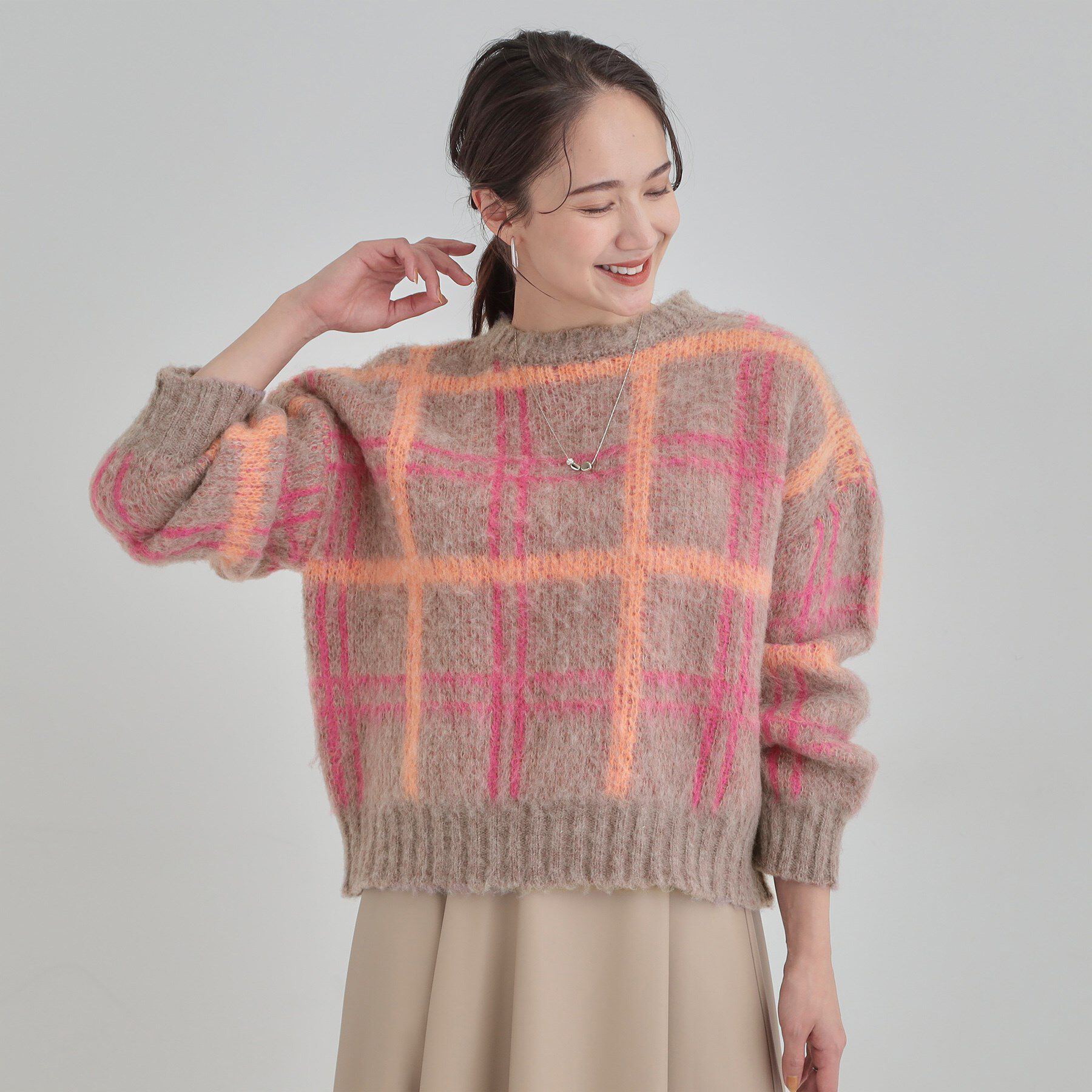 SHOO･LA･RUE「【S-LL】女性らしさ漂う ふわふわチェック柄ニット」|ニット・セーター|