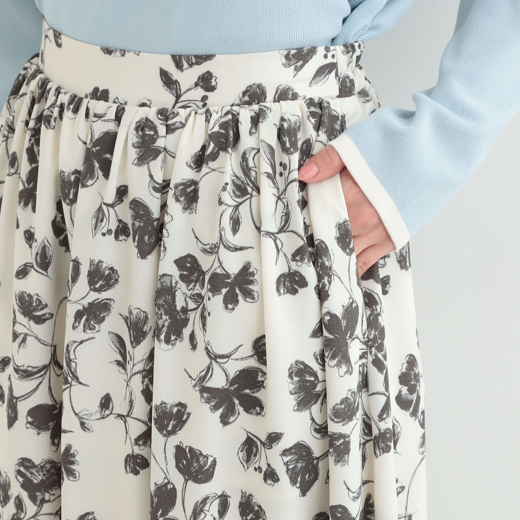 SHOO･LA･RUE「【着丈選べる】ふんわり揺れる アソート柄フレアスカート」|スカート|