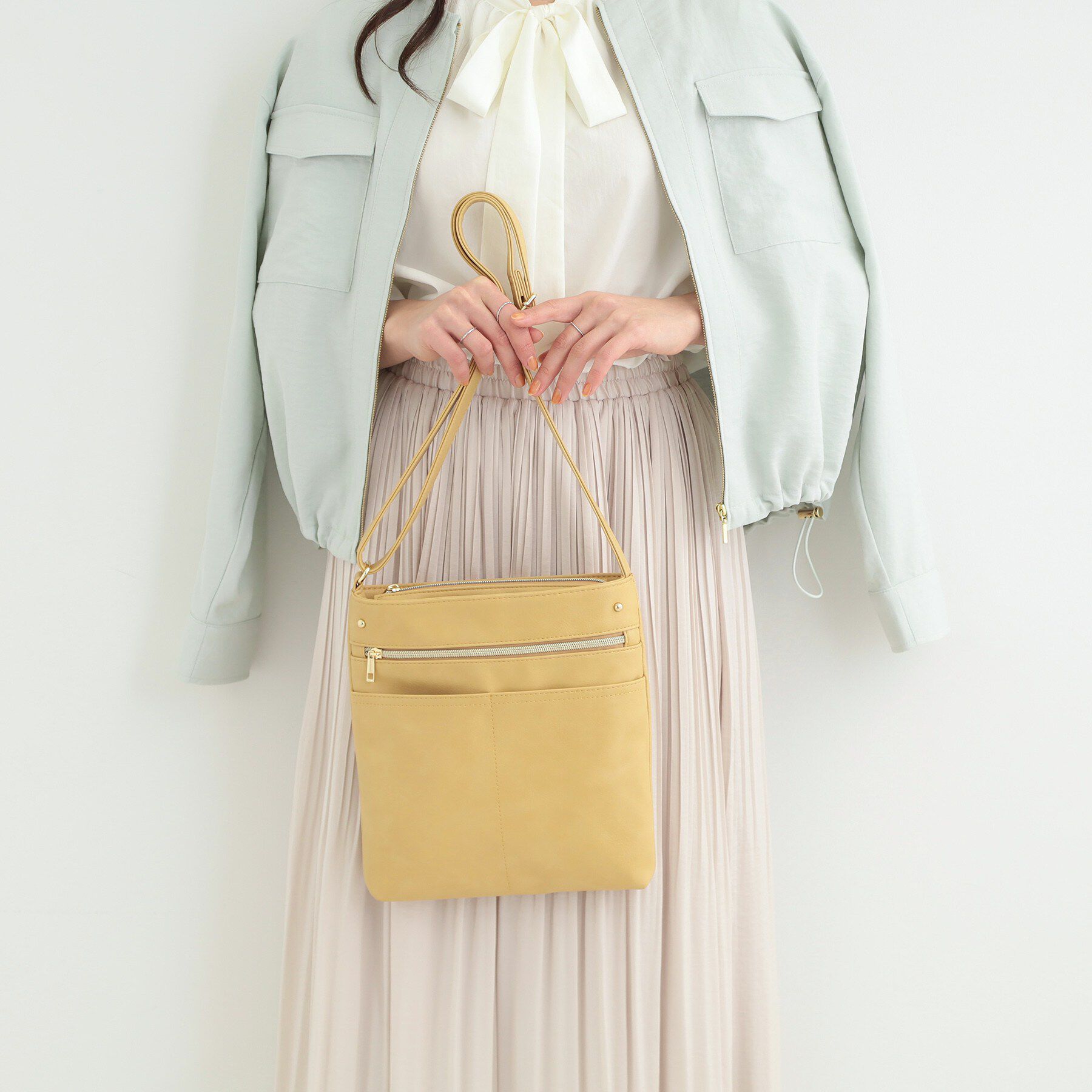 SHOO･LA･RUE「【8ポケット/ギフトにも】すっきり見えのショルダーバッグ」|ショルダー・メッセンジャー|イエロー(032)