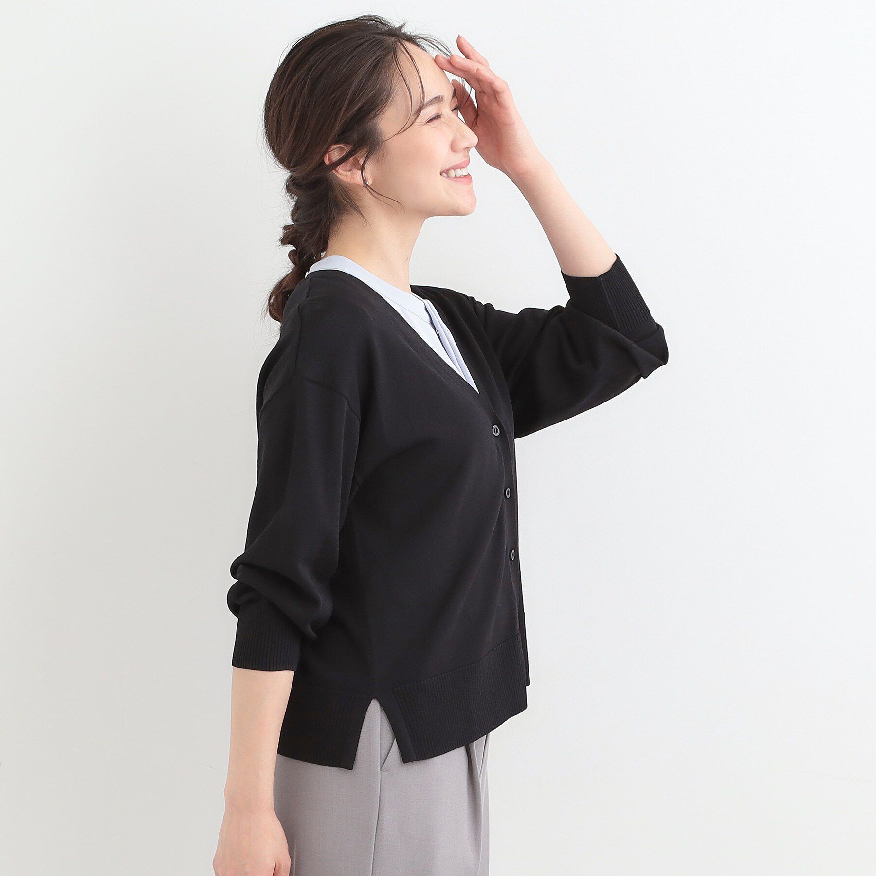 SHOO･LA･RUE「【洗濯機可/ひんやり/UV】さらっとしたタッチが心地よい ショート丈Vカーディガン」|カーディガン|