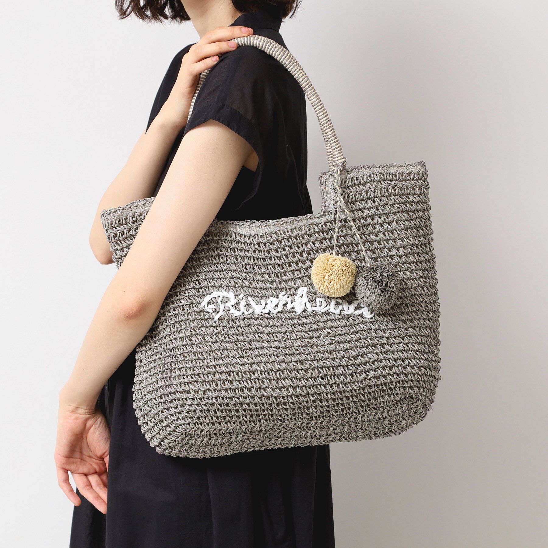 Dessin「【軽量・A4収納可】ポンポンチャームペーパーロゴトートバッグ」|トートバッグ|