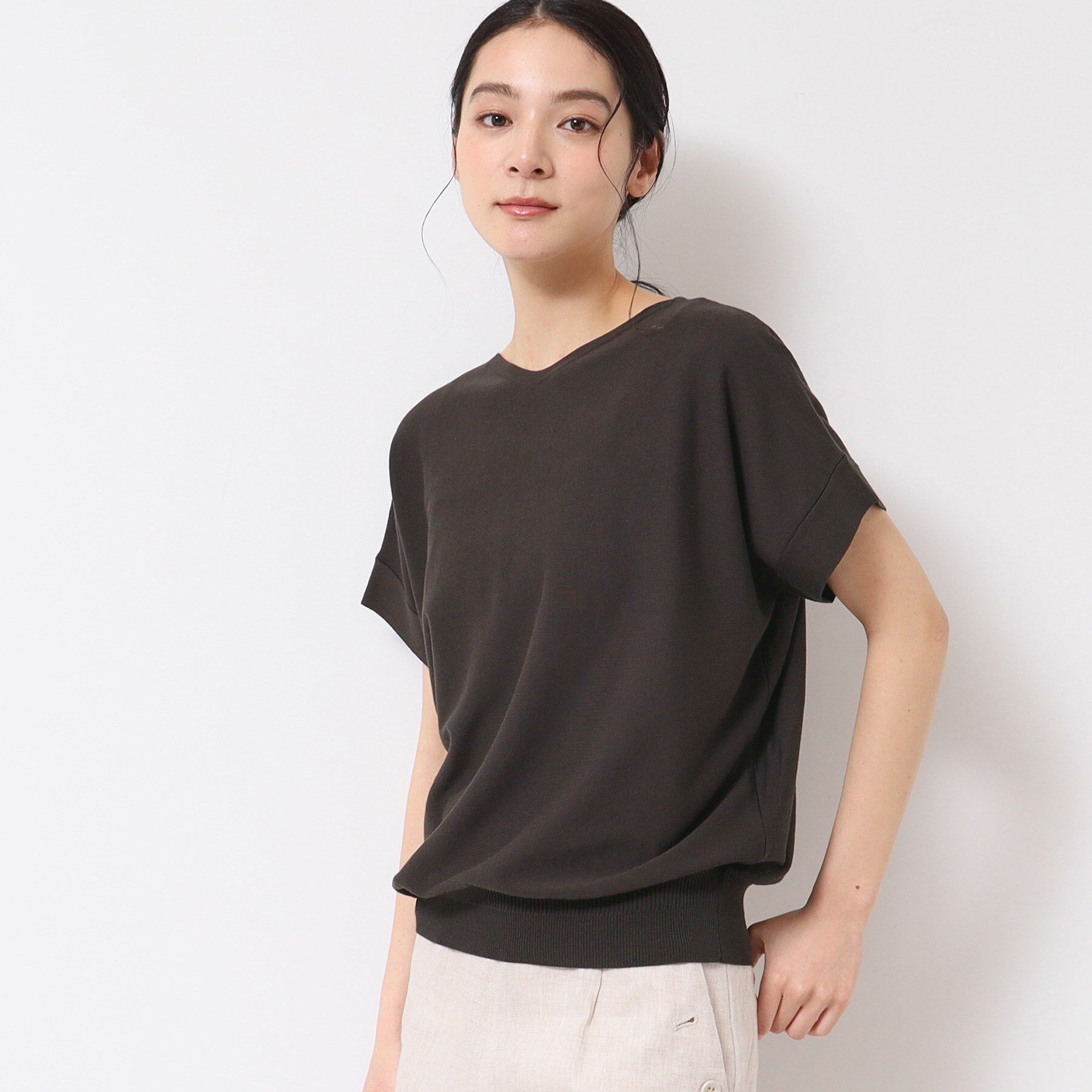 Dessin「【洗える・4サイズ展開】後ろボタンニットプルオーバーフレンチスリーブ」|ニット・セーター|