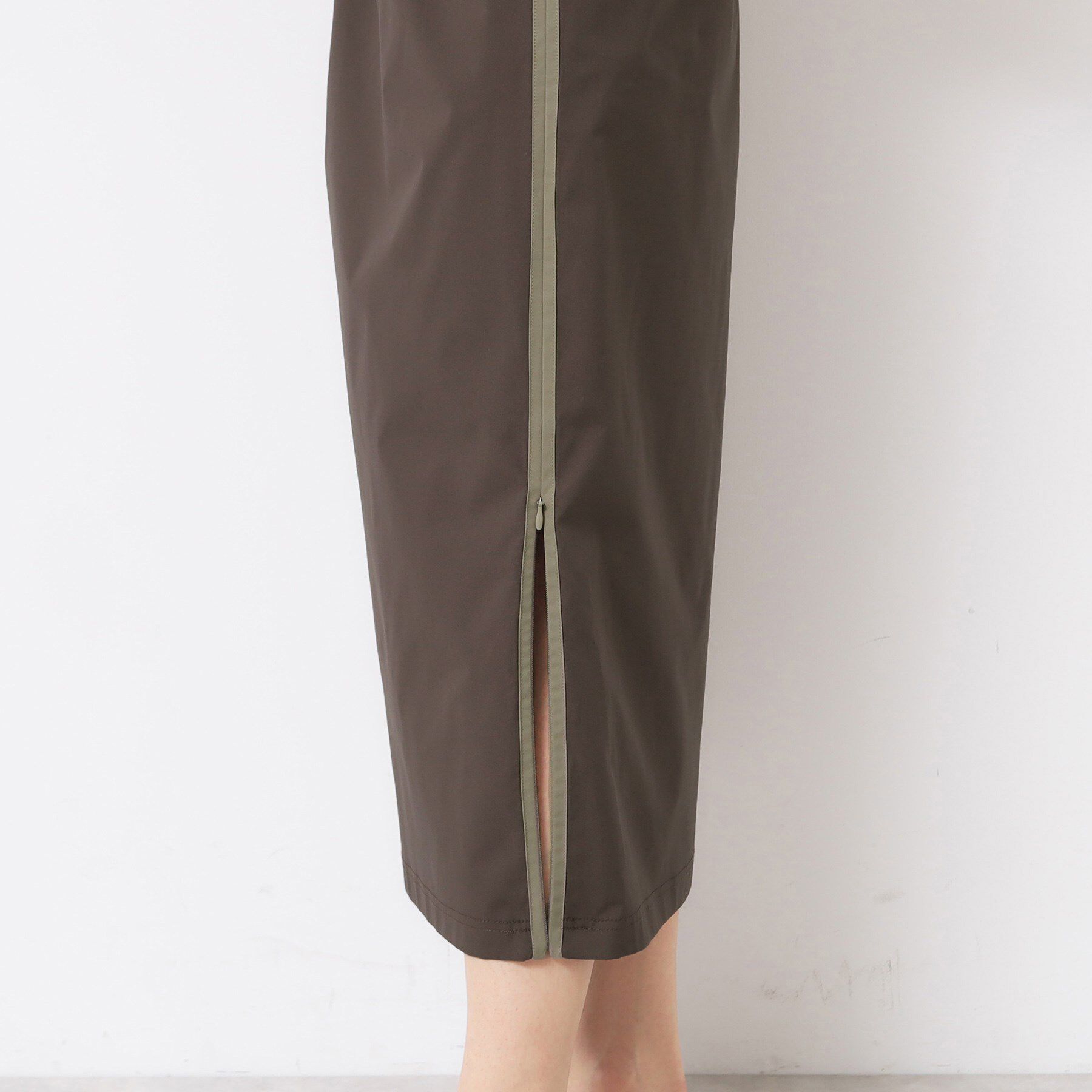 Dessin「【撥水・洗える】サイドジップ付きIラインスカート」|スカート|