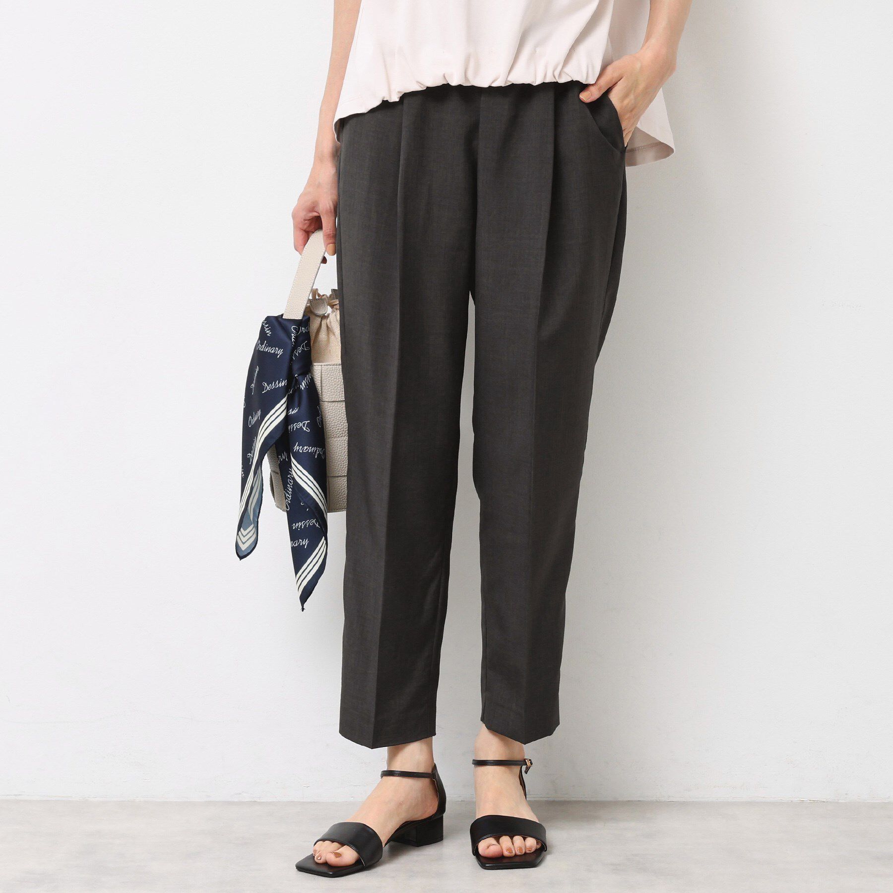 Dessin「【ウエストゴム・洗える】センターライン入りテーパードパンツ（XS～L）」|その他|