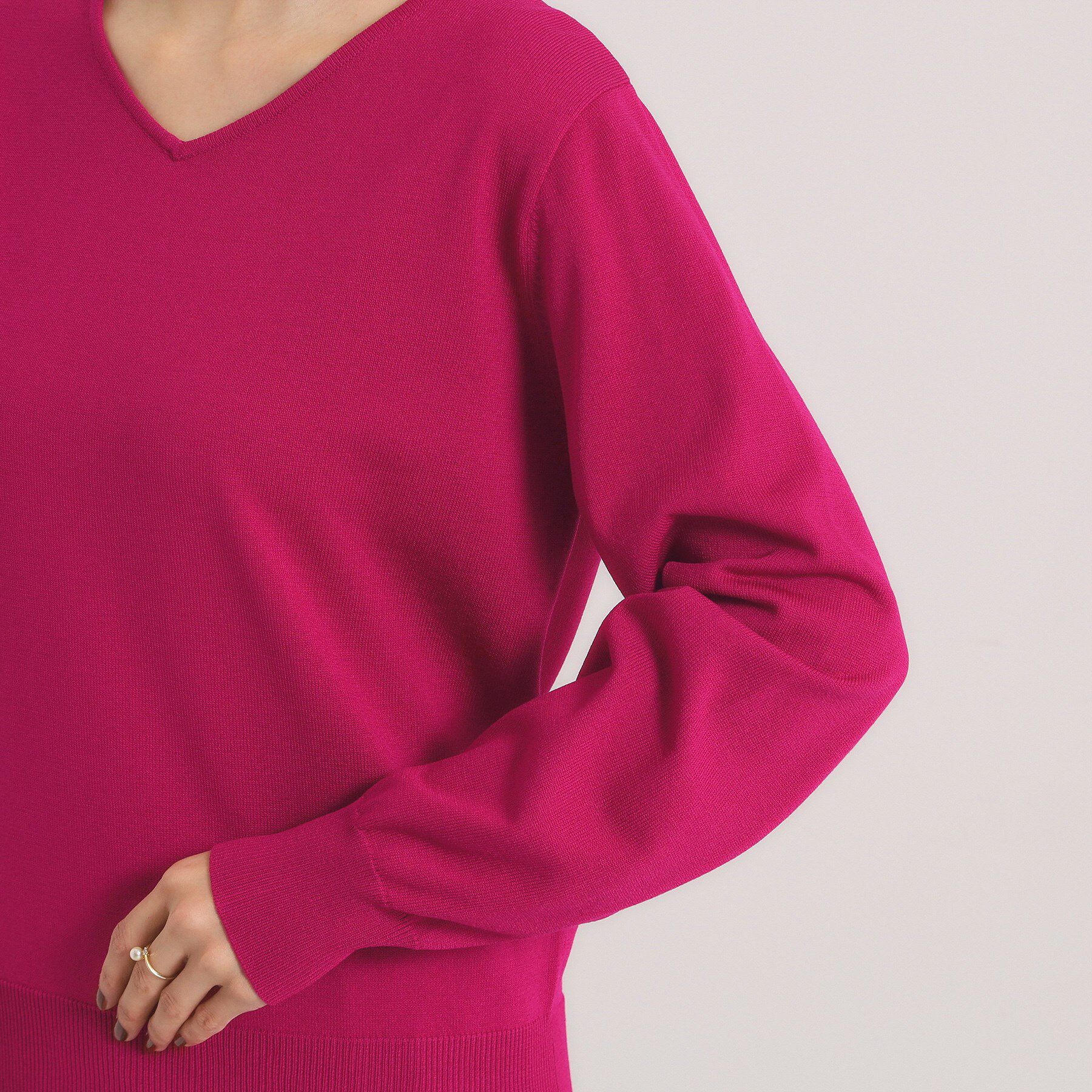 ITS&rsquo;DEMO「【縮みに強い／洗濯機OK】Vネックニットプルオーバー」|ニット・セーター|