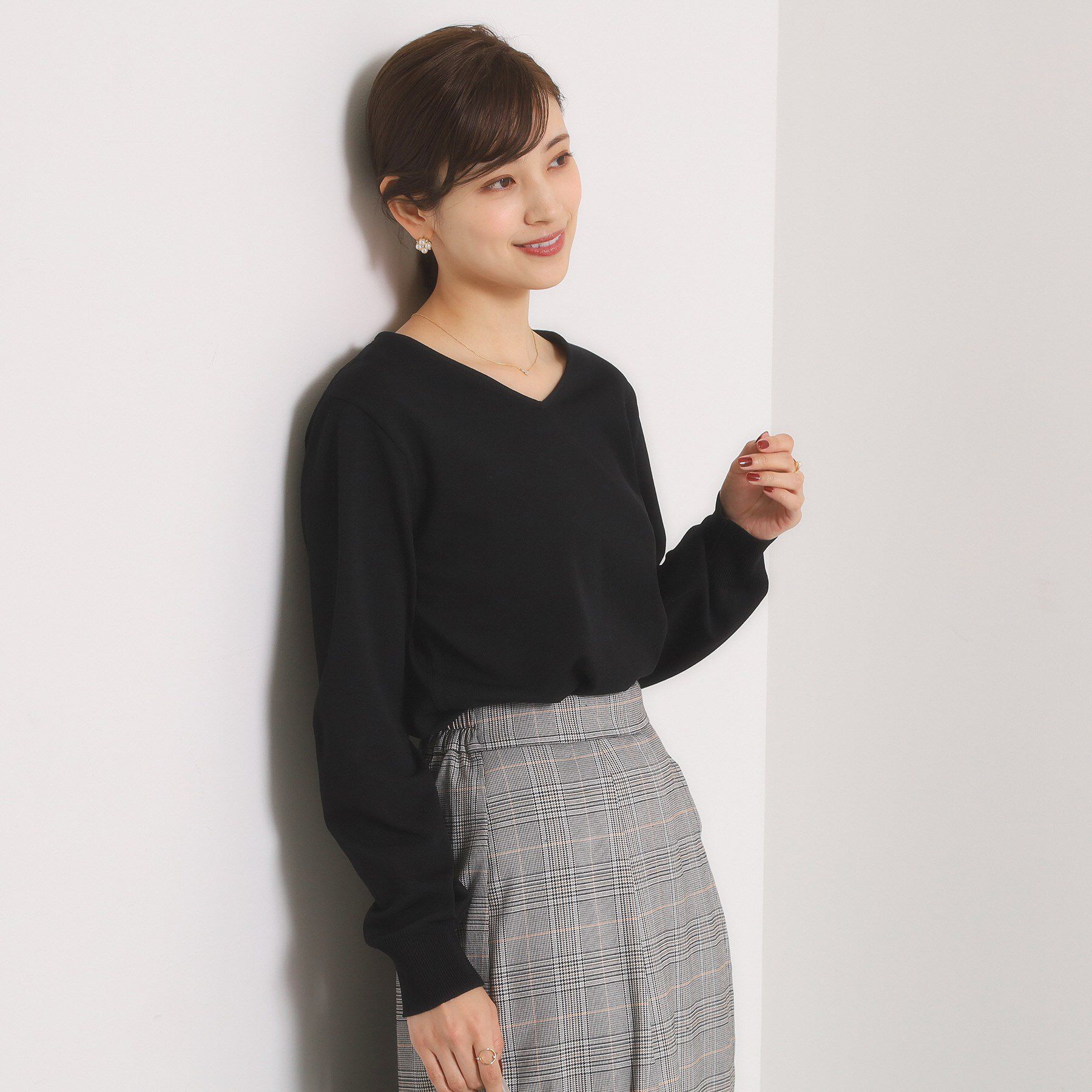 ITS&rsquo;DEMO「【縮みに強い／洗濯機OK】Vネックニットプルオーバー」|ニット・セーター|ブラック(019)