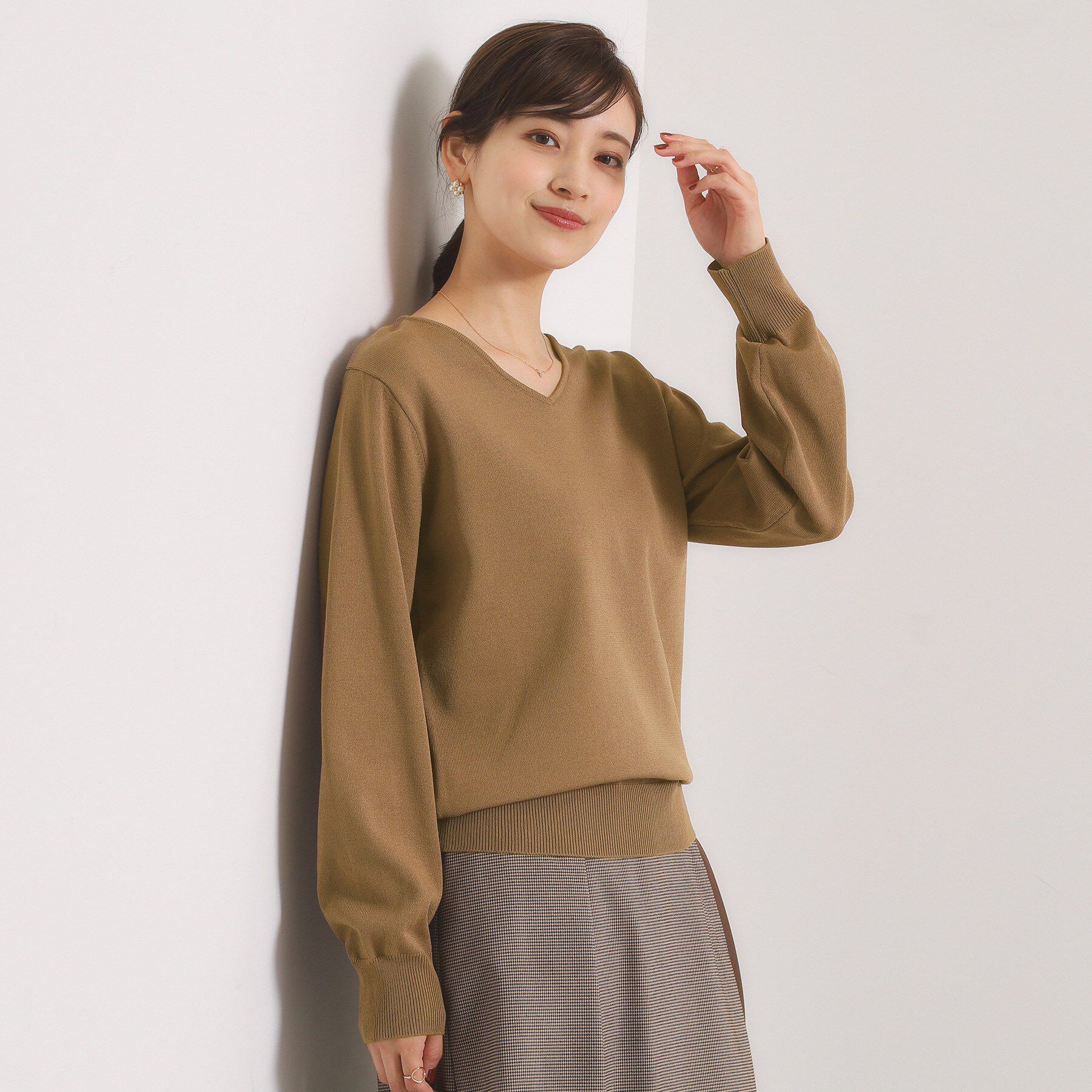 ITS&rsquo;DEMO「【縮みに強い／洗濯機OK】Vネックニットプルオーバー」|ニット・セーター|モカブラウン(042