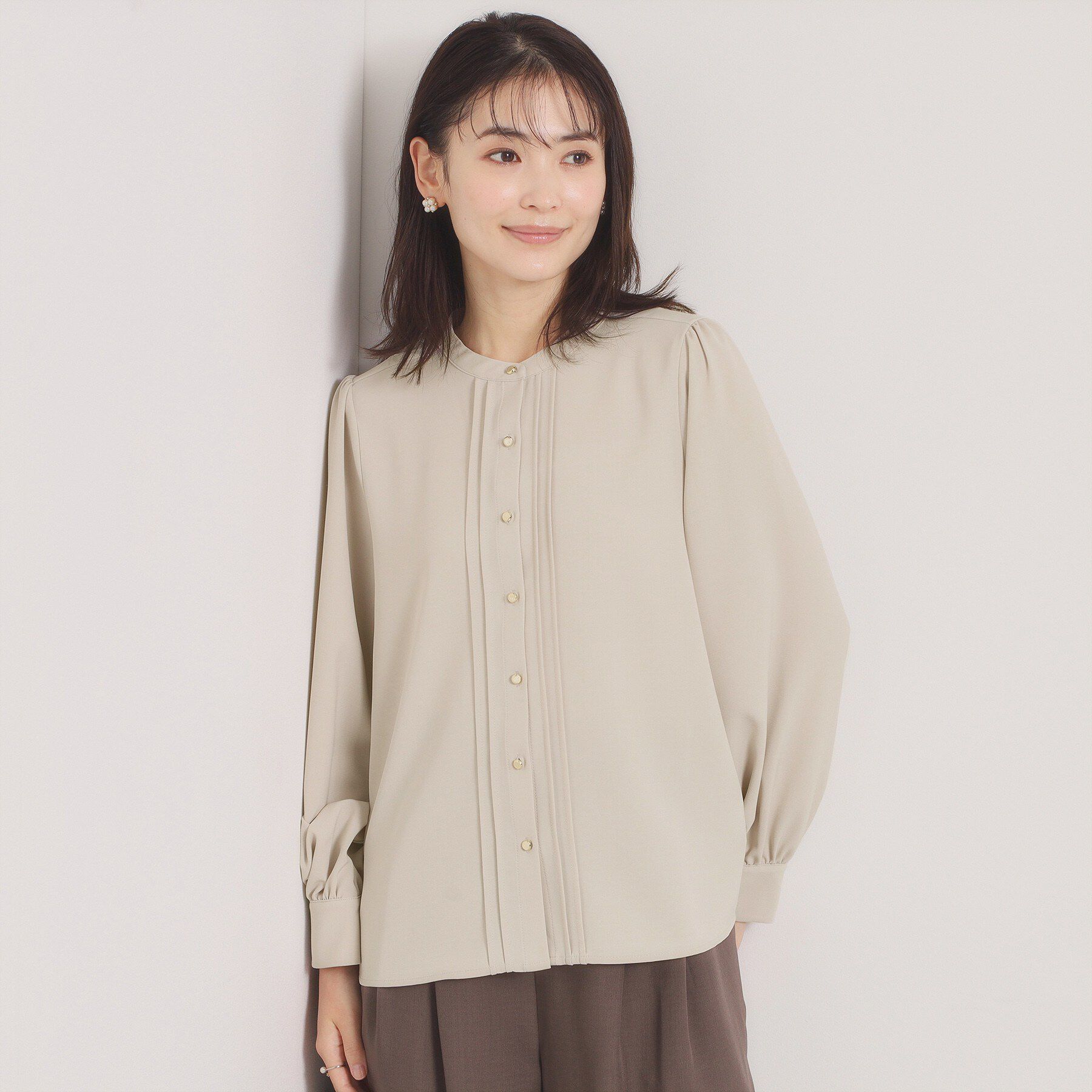 ITS&rsquo;DEMO「【入卒／手洗い可】フロントピンタックブラウス」|シャツ・ブラウス|グレージュ(050)