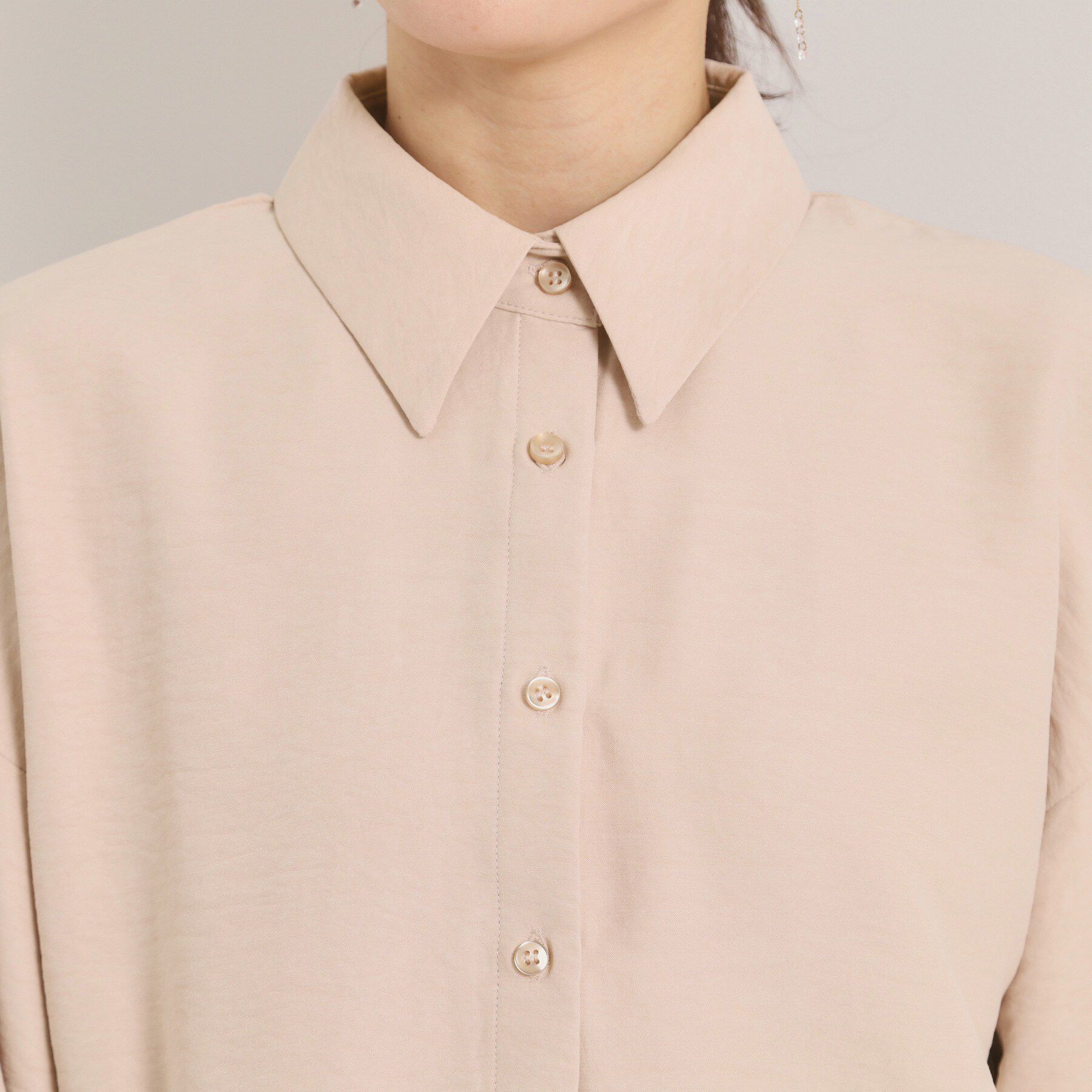 ITS&rsquo;DEMO「【手洗い可／セットアップ可】サテンピーチシャツ」|シャツ・ブラウス|