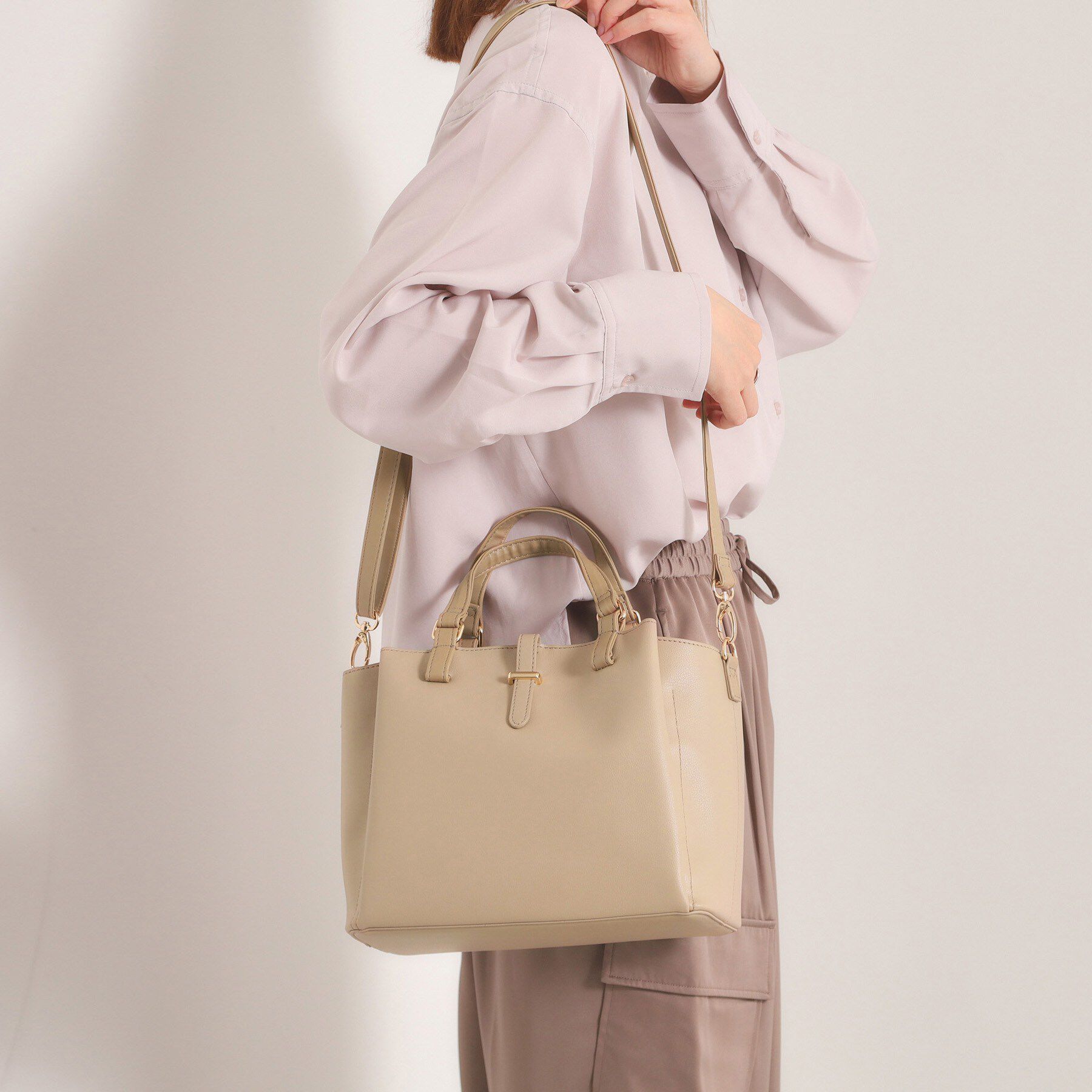 ITS&rsquo;DEMO「＜かるバッグ＞2WAYトート」|ハンドバッグ|ベージュ(052)