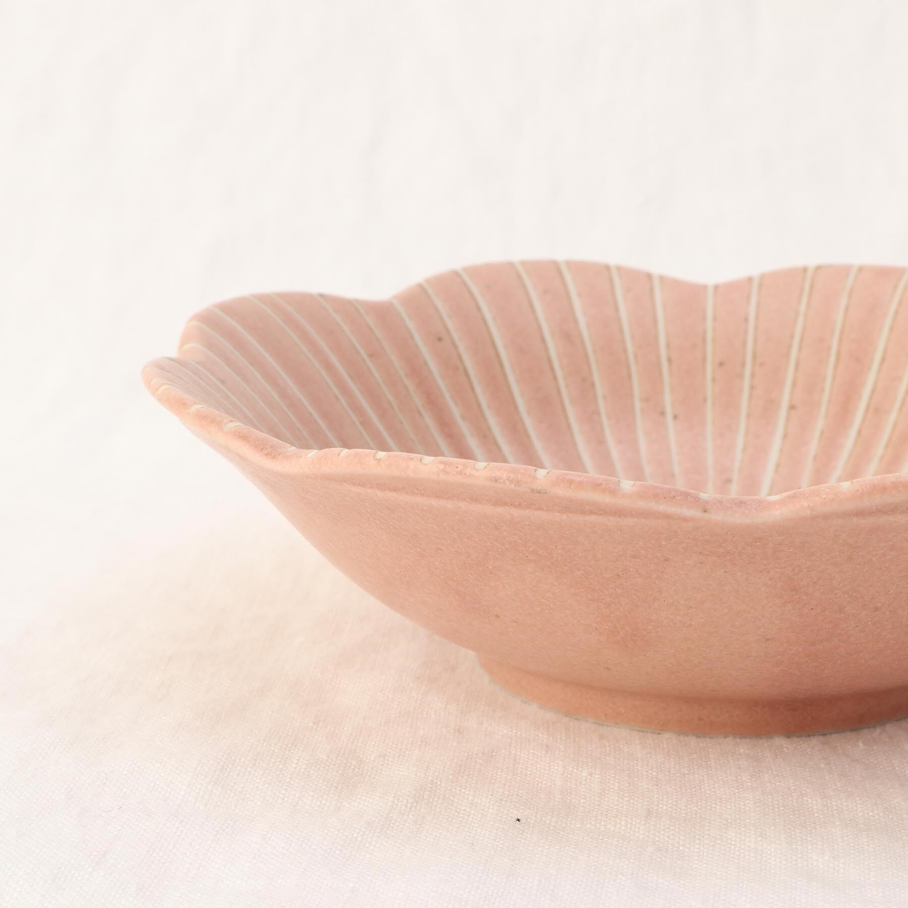 212 KITCHEN STORE「はなこまち 浅鉢 桃」|食器・キッチングッズ|