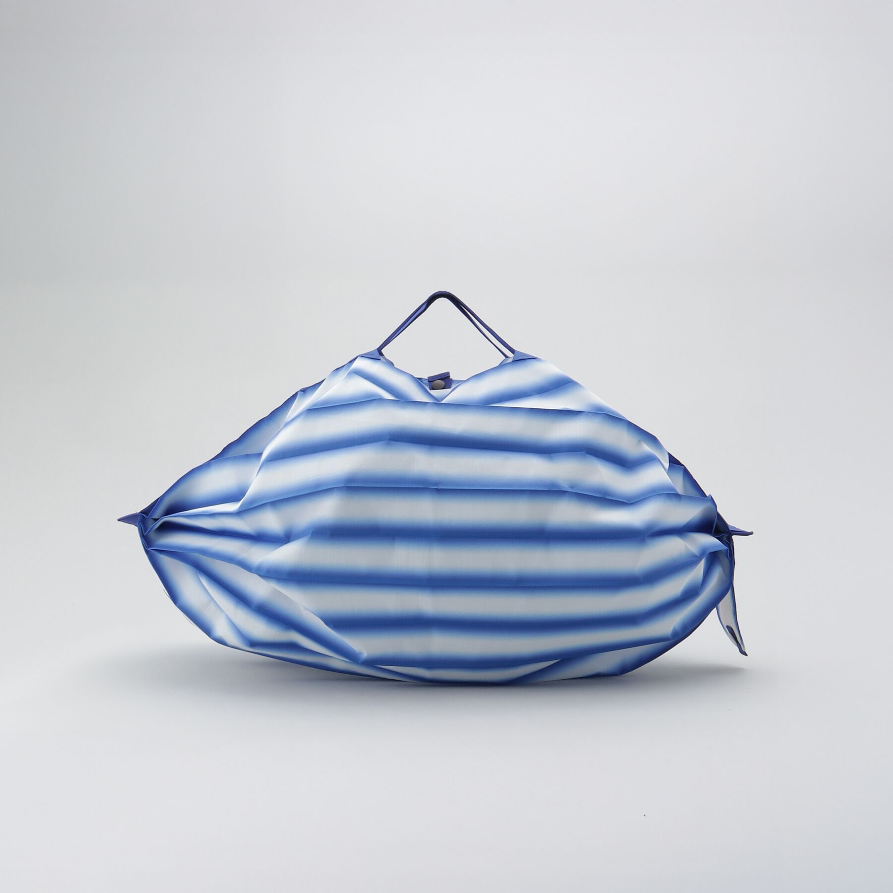 212 KITCHEN STORE「コンパクトバッグＭ・強調 ブルー ＜Shupatto シュパット＞」|その他|