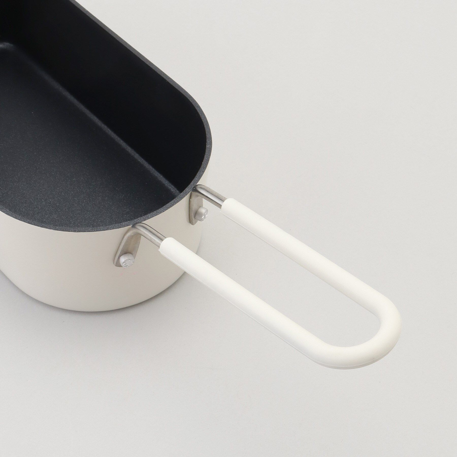 212 KITCHEN STORE「スティックパンオーバルパン アイボリー」|食器・キッチングッズ|