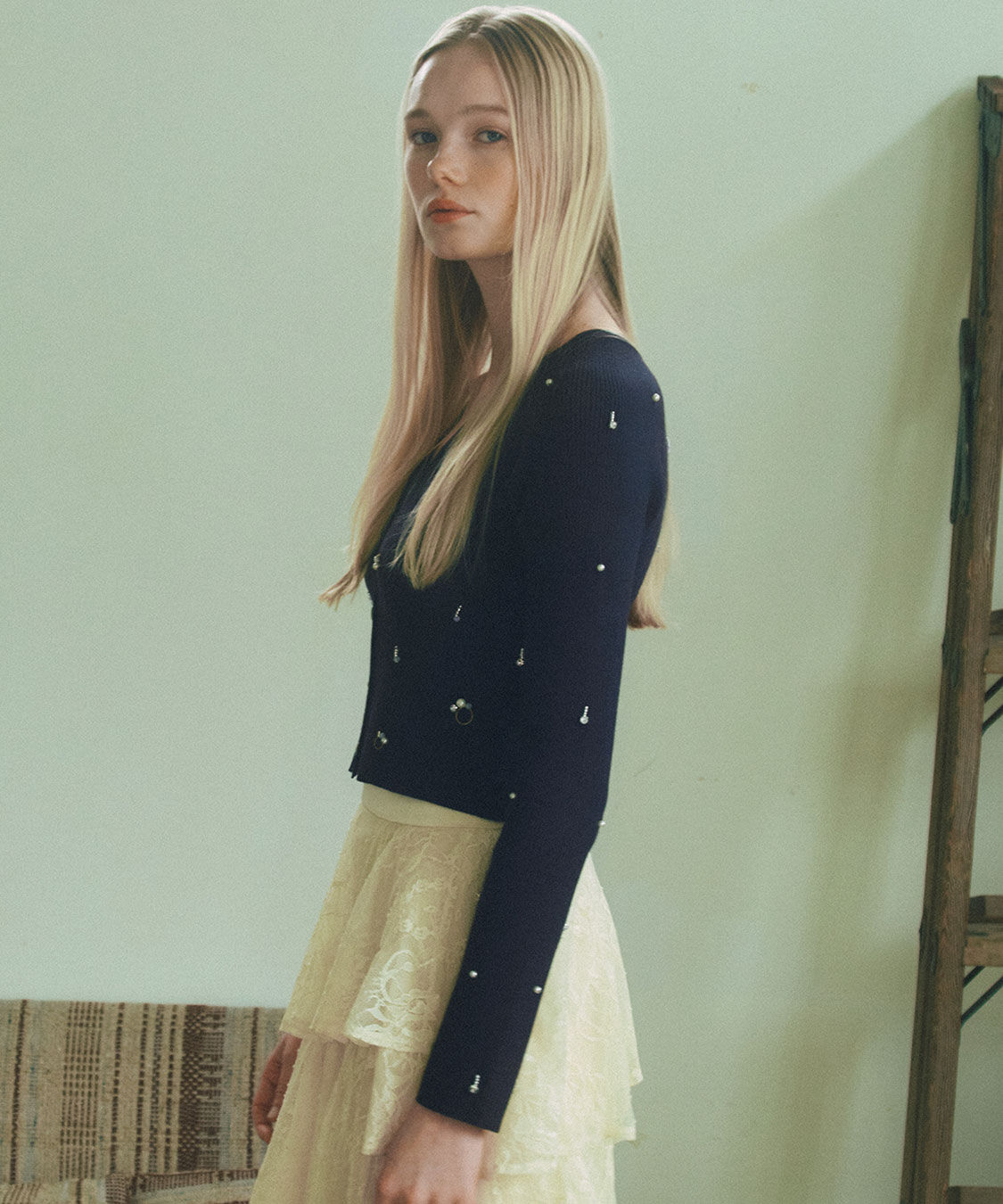 COCO DEAL「Vネックビジューニットカーディガン」|ニット・セーター|