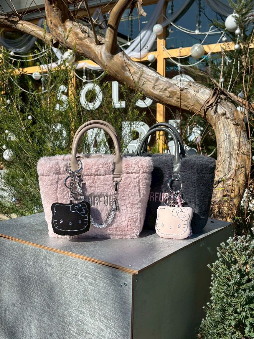 FURFUR「HELLO KITTYクリスタルチャーム」|キーケース|