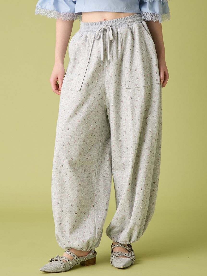 FURFUR「【限定カラー】ミニフラワープリントスウェットパンツ」|チノ|