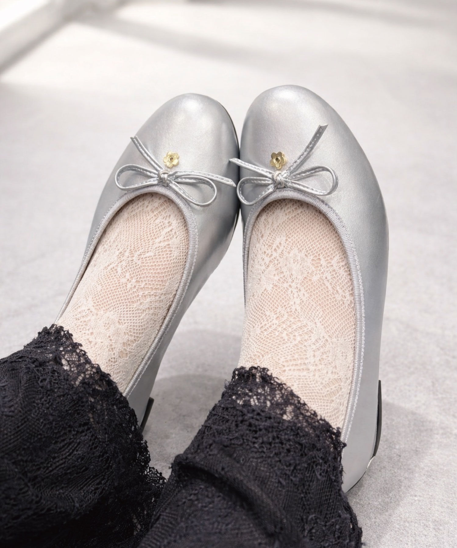MARY QUANT「デイジーメタルバレエ シューズ」|バレエシューズ|シルバー