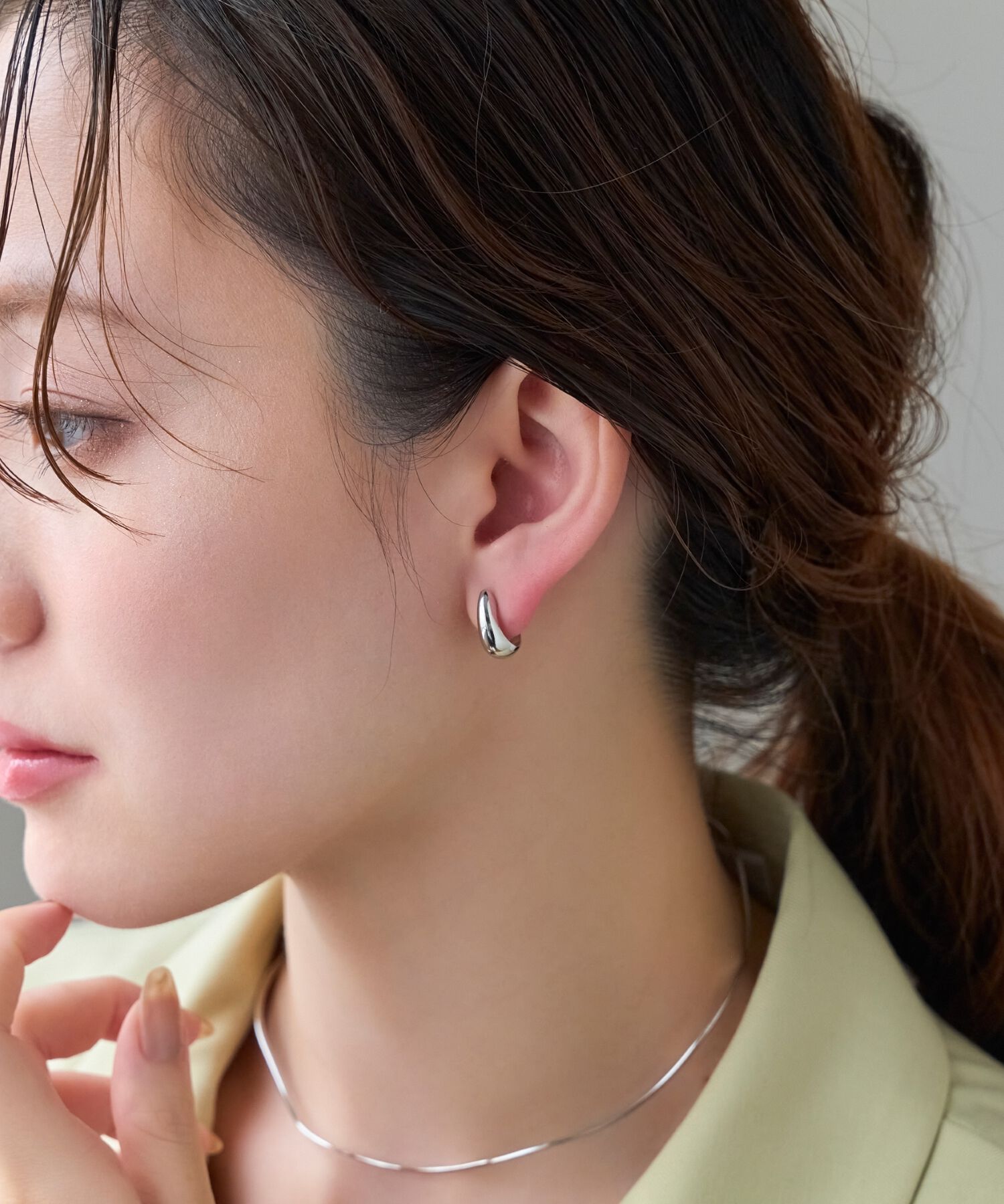 Phoebe「【金属アレルギー対応/痛くないシリーズ】ぷっくりモードループフィットイヤリング　シルバー」|イヤリング|