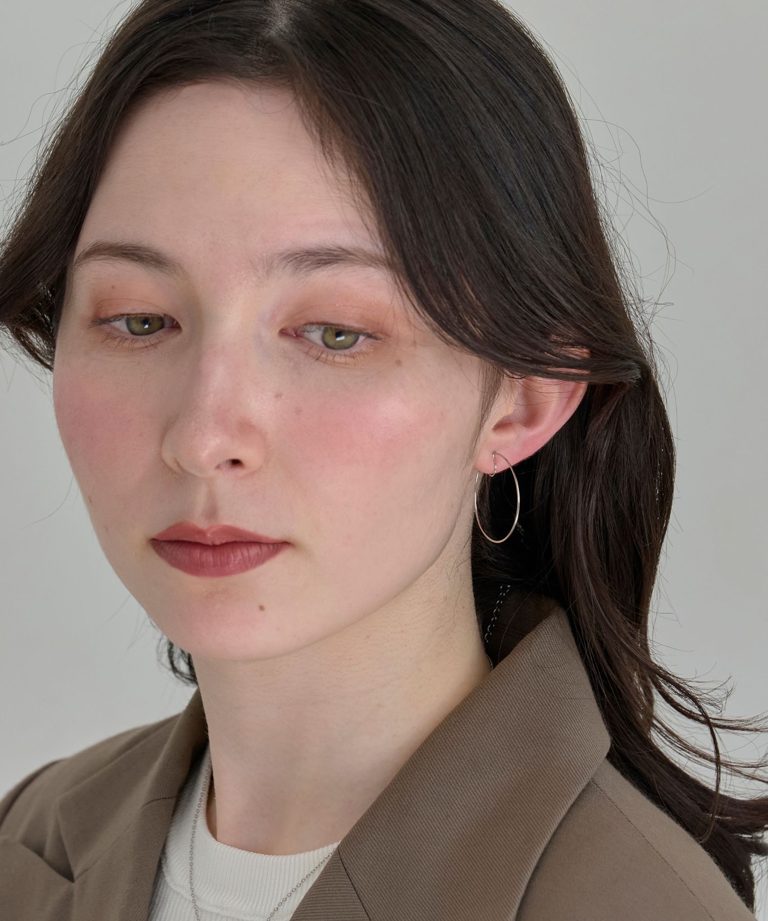 Phoebe「【痛くないシリーズ】ファセットスリムフープライトフィットイヤリング 　シルバー」|イヤリング|