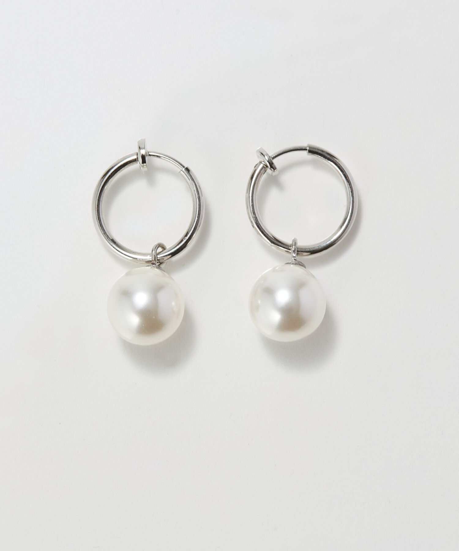 Phoebe「【金属アレルギー対応】バランスパールフープイヤリング　シルバー/ステンレス/大ぶり/存在感◎/主役級」|イヤリング|
