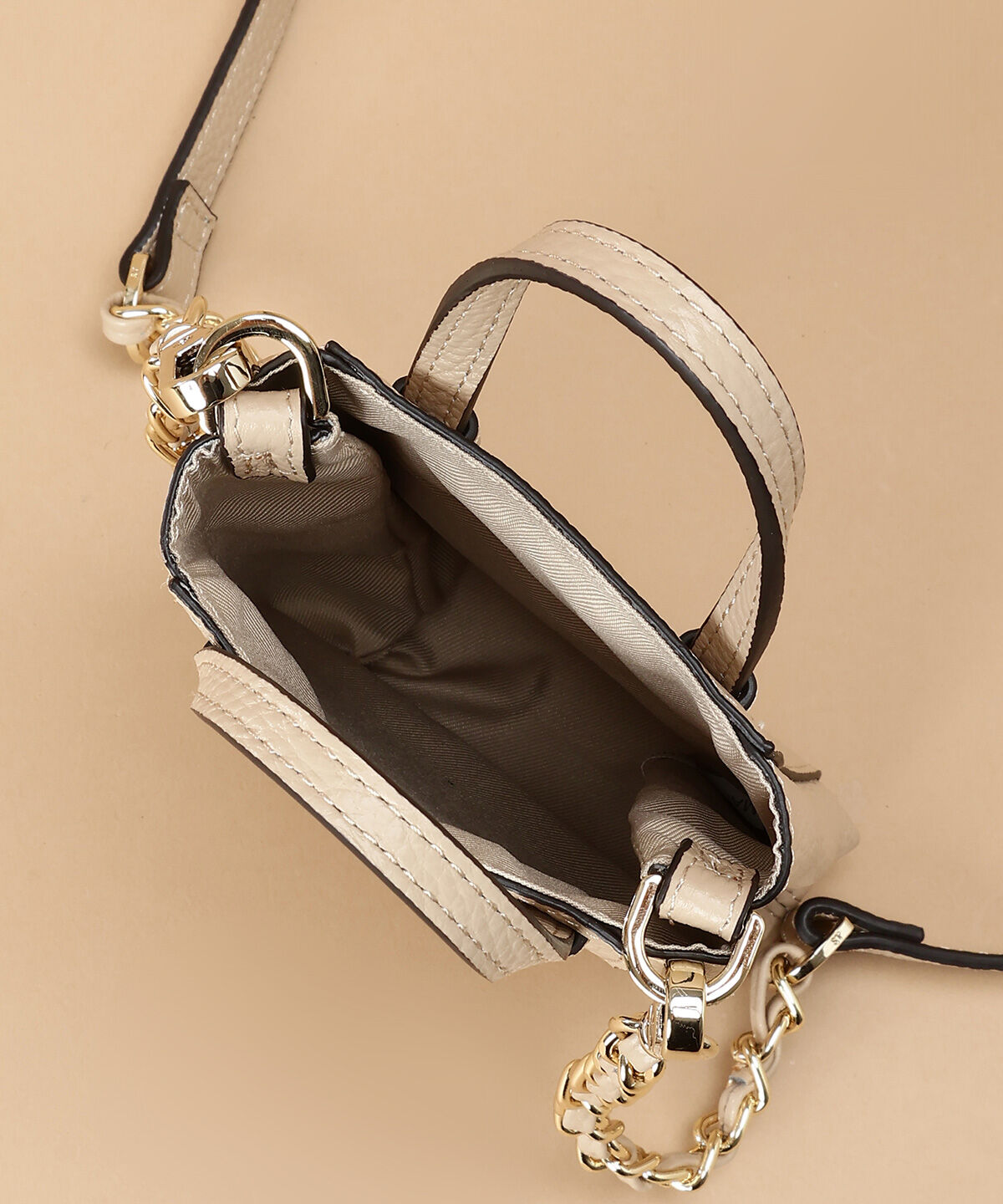 Samantha Thavasa「シンプルスクエア型 レザーミニショルダーバッグ」|ショルダー・メッセンジャー|