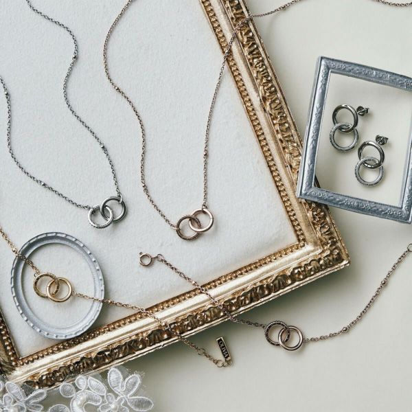 OLIVIA BURTON 「〈OLIVIA BURTON(ｵﾘﾋﾞｱﾊﾞｰﾄﾝ)〉ｸﾗｼｯｸ ｱﾐﾃｨ ｲﾝﾀｰﾛｯｸ ｺﾞｰﾙﾄﾞﾌﾞﾚｽﾚｯﾄ」|ブレスレット・バングル|