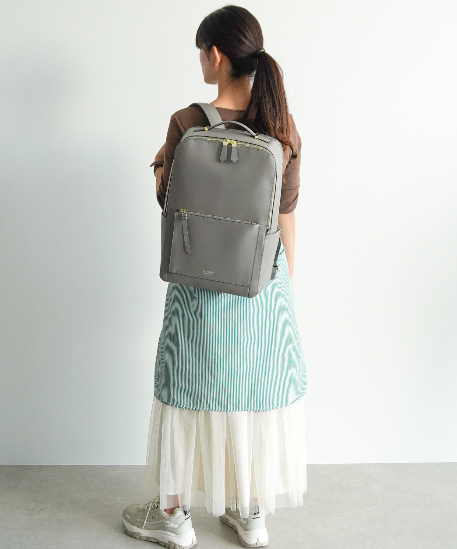 Jewelna Rose「Jewelna Rose ウェールズ リュック B4サイズ 15.6インチ収納 本革 11975」|リュック|