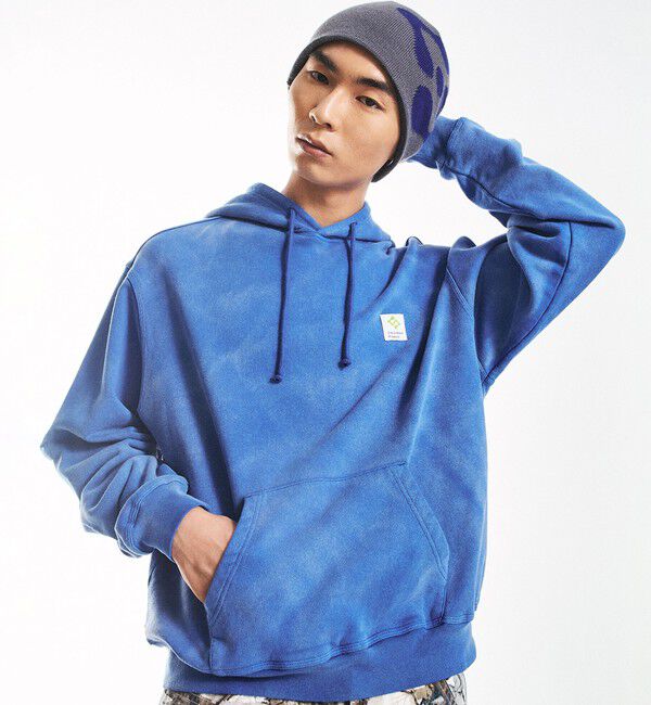 SHIPS「City Ambient Products: フロスト フェード スクエアロゴ スウェット パーカー」|パーカー|ブルー