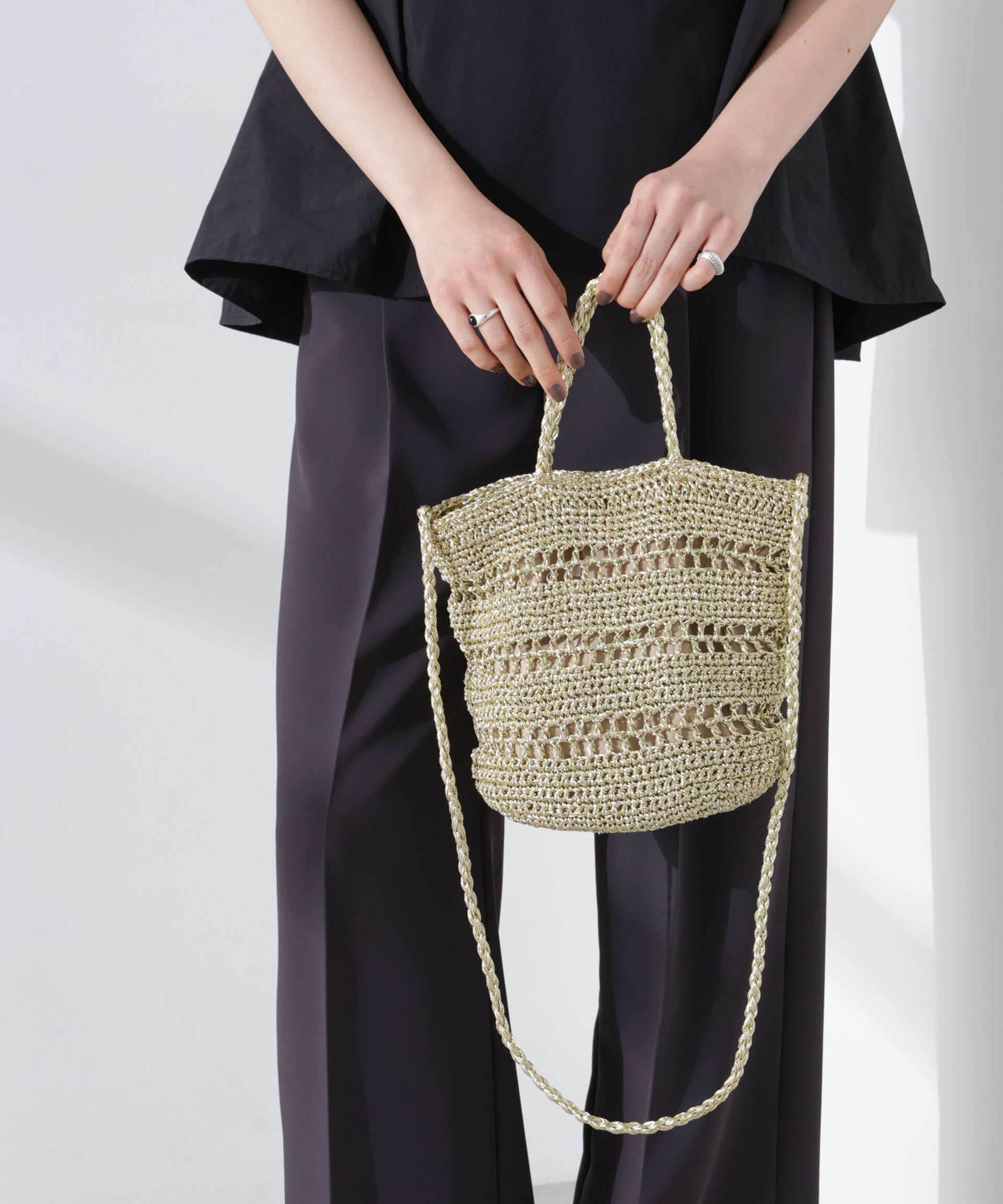 nano･universe「メタリック柄編みショルダーバッグ」|ショルダー・メッセンジャー|ゴールド