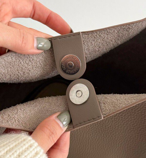 fredy emue「タテ型2wayレザーホーボーバッグ」|ショルダー・メッセンジャー|